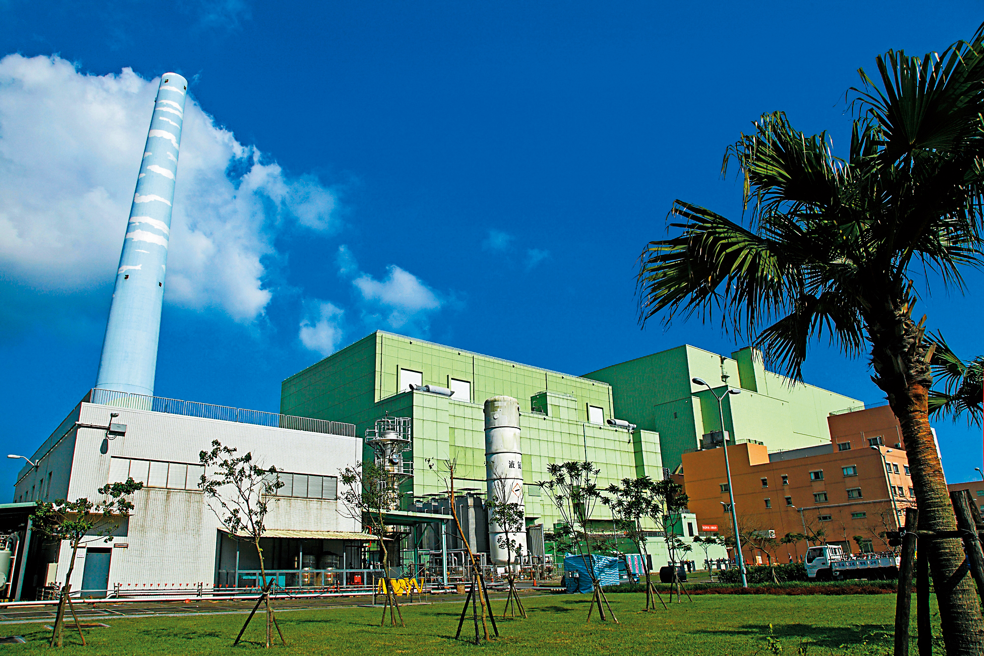 以核養綠公投過關，擁核人士放話，行政及立法兩院若不依民意施政，將在2020總統大選提出重啟核四及核廢料退出蘭嶼等公投。