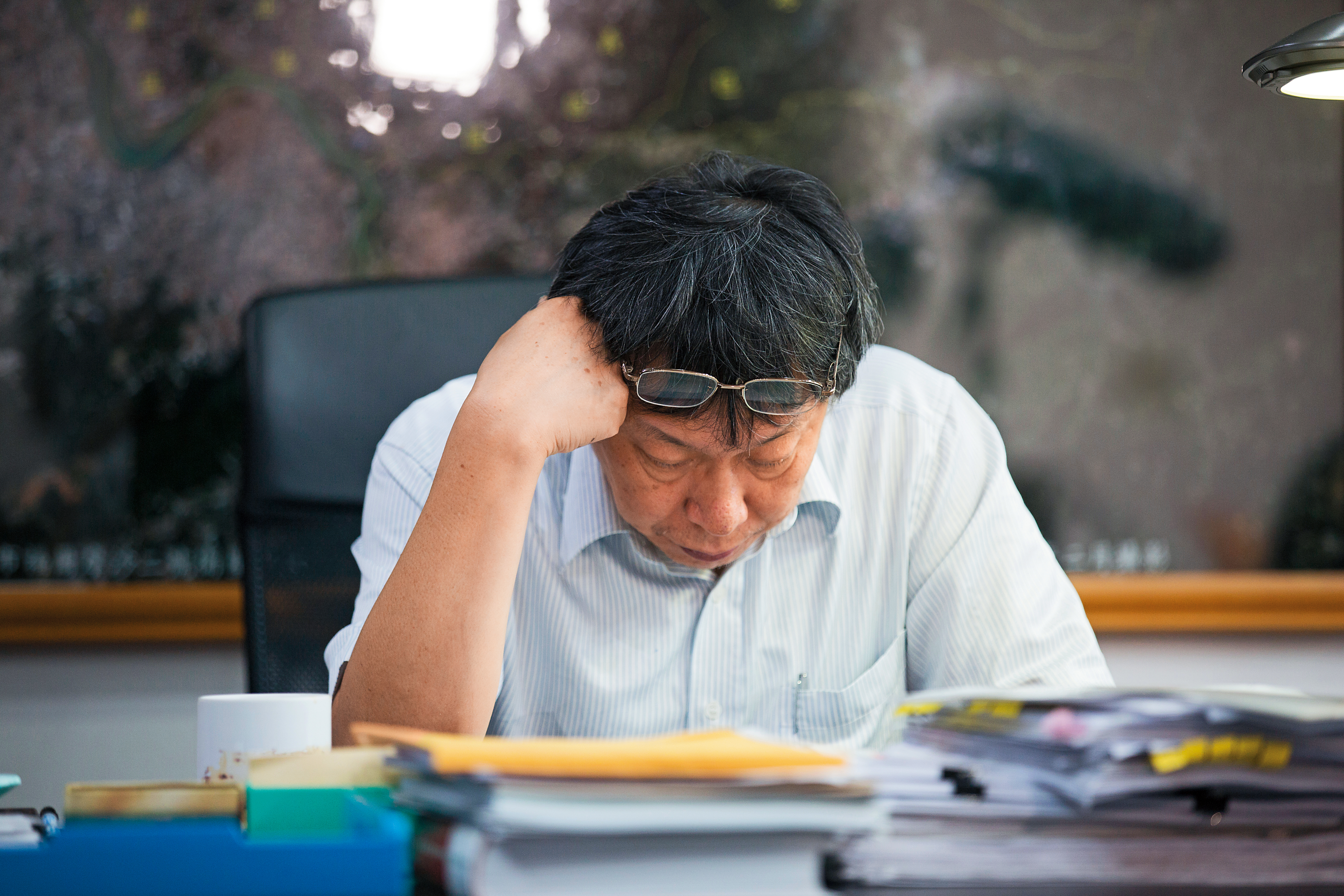 擔任台北市長4年,柯文哲天天7點上班,10點下班,六日更走訪基層,毫無假日。