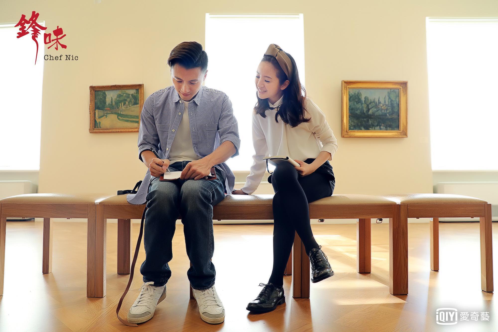 林依晨(右)表示跟謝霆鋒不熟,兩人在俄羅斯培養感情。(愛奇藝台灣站提供)
