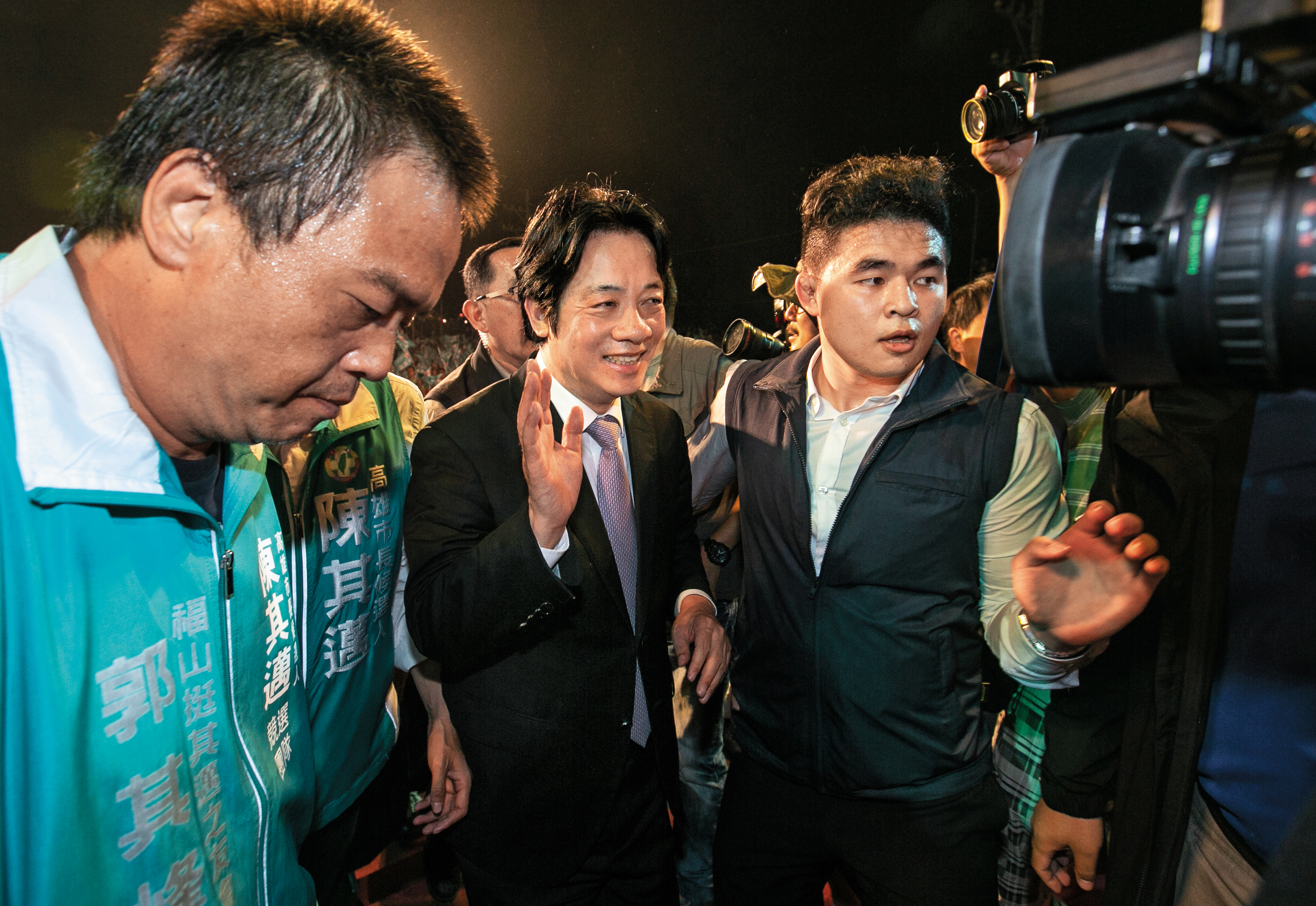 行政院長賴清德於開票後口頭請辭，蔡英文慰留，蘇貞昌也呼籲賴留在行政院重新出發。