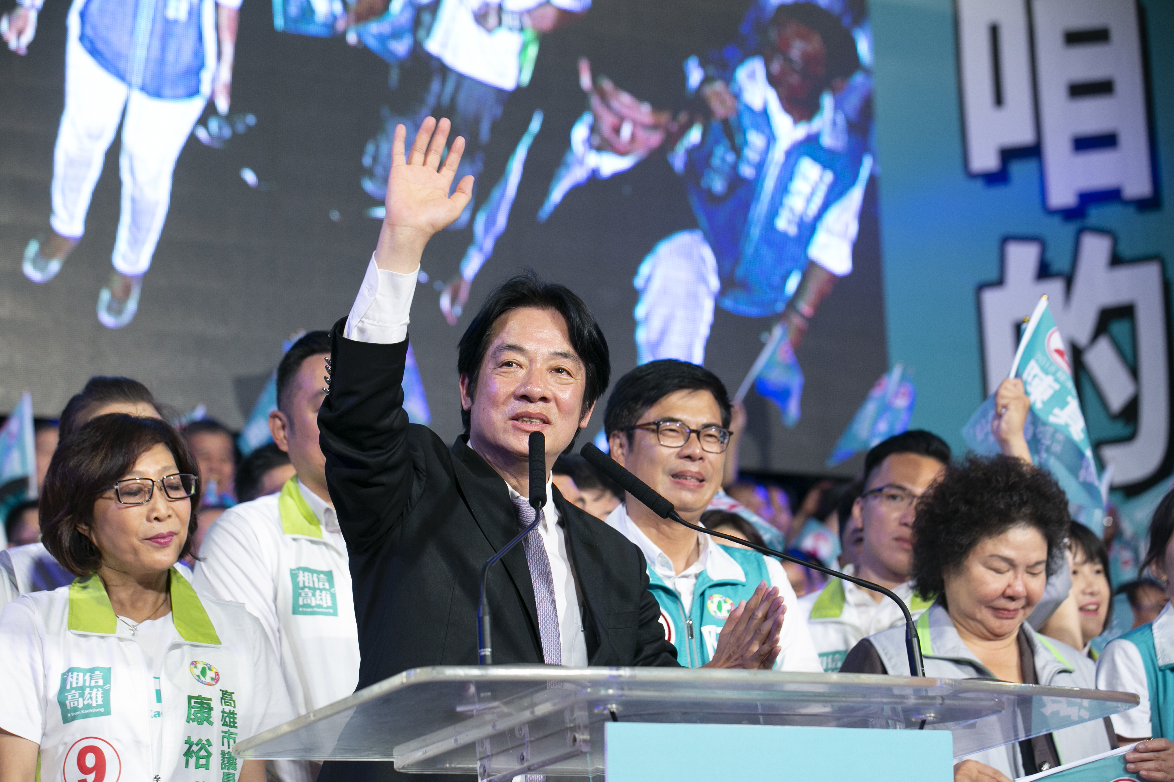 賴清德宣布留任行政院長，讓政務推動不致於中斷，也協助穩定政局。