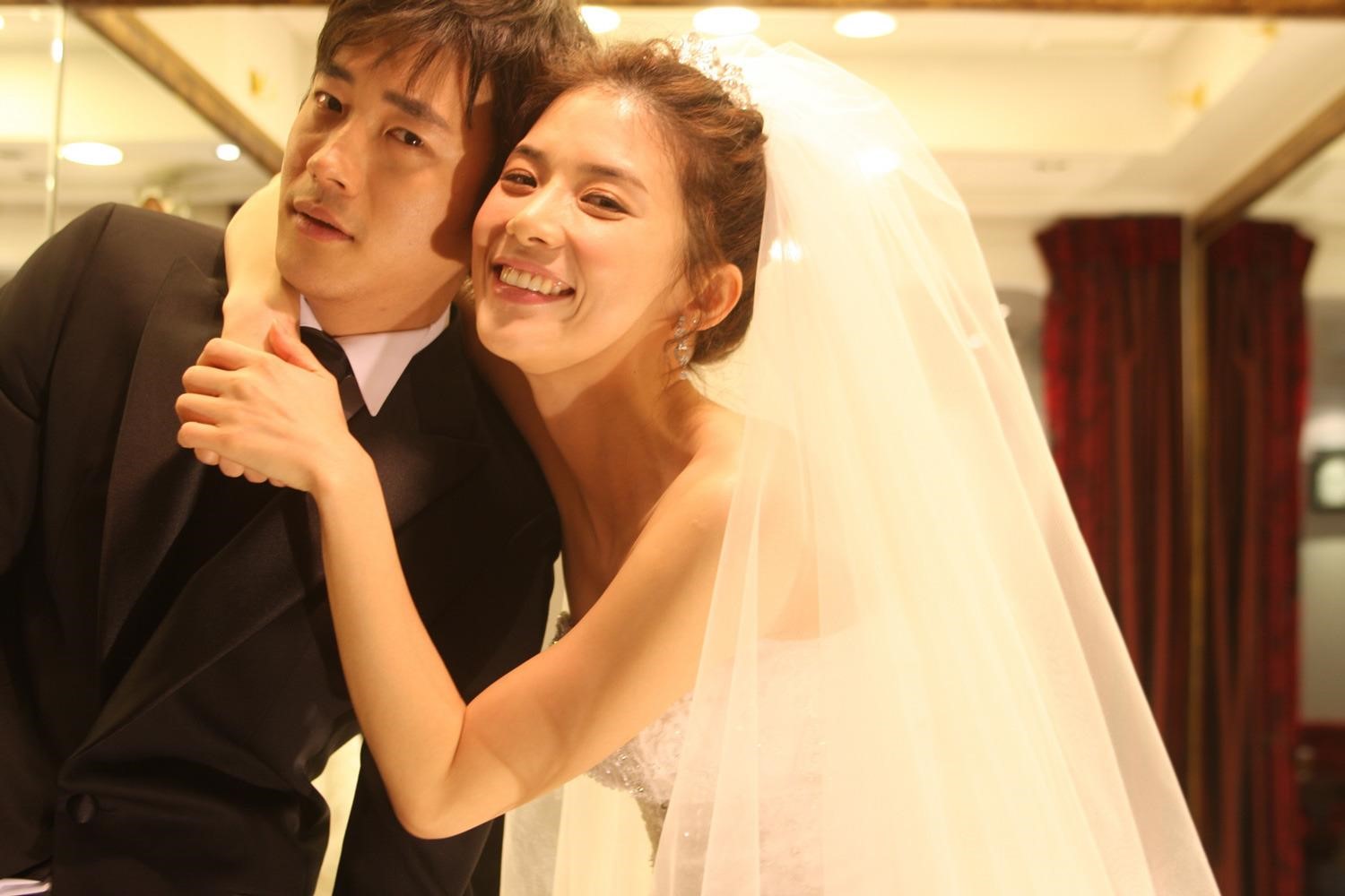 元泰淵自編自導的韓片《最悲傷的故事》，找來權相佑（左）、李寶英主演。（翻攝自Daum網站）