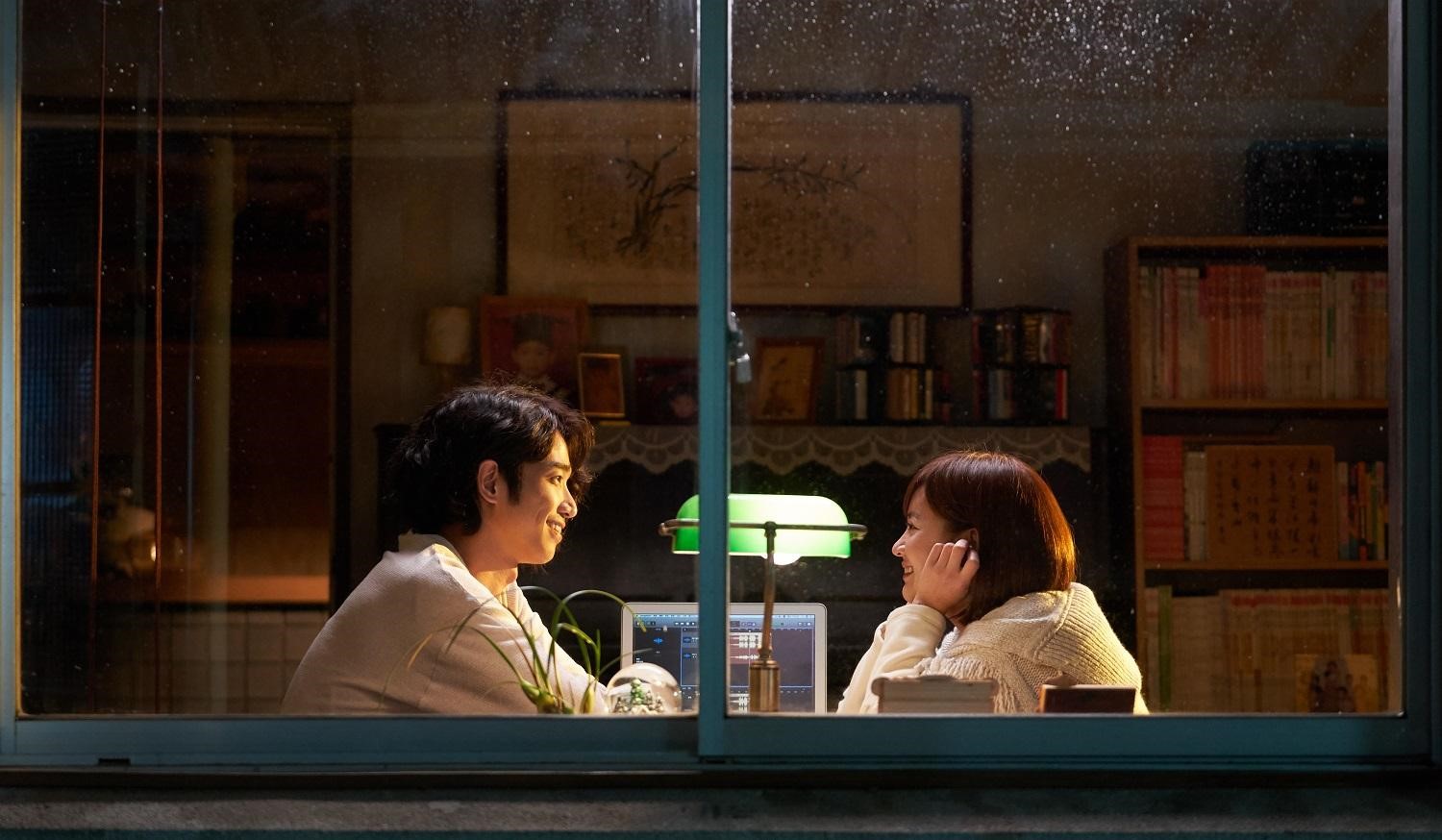 劉以豪（左）、陳意涵主演的《比悲傷更悲傷的故事》，獲韓國媒體讚許「比原作更年輕、活潑、溫暖」。（傳影互動提供）