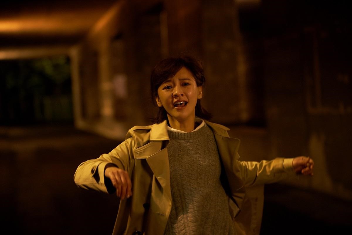 女主角陳意涵的這場夜奔追車戲，特別選在老泉街隧道取景拍攝。（傳影互動提供）