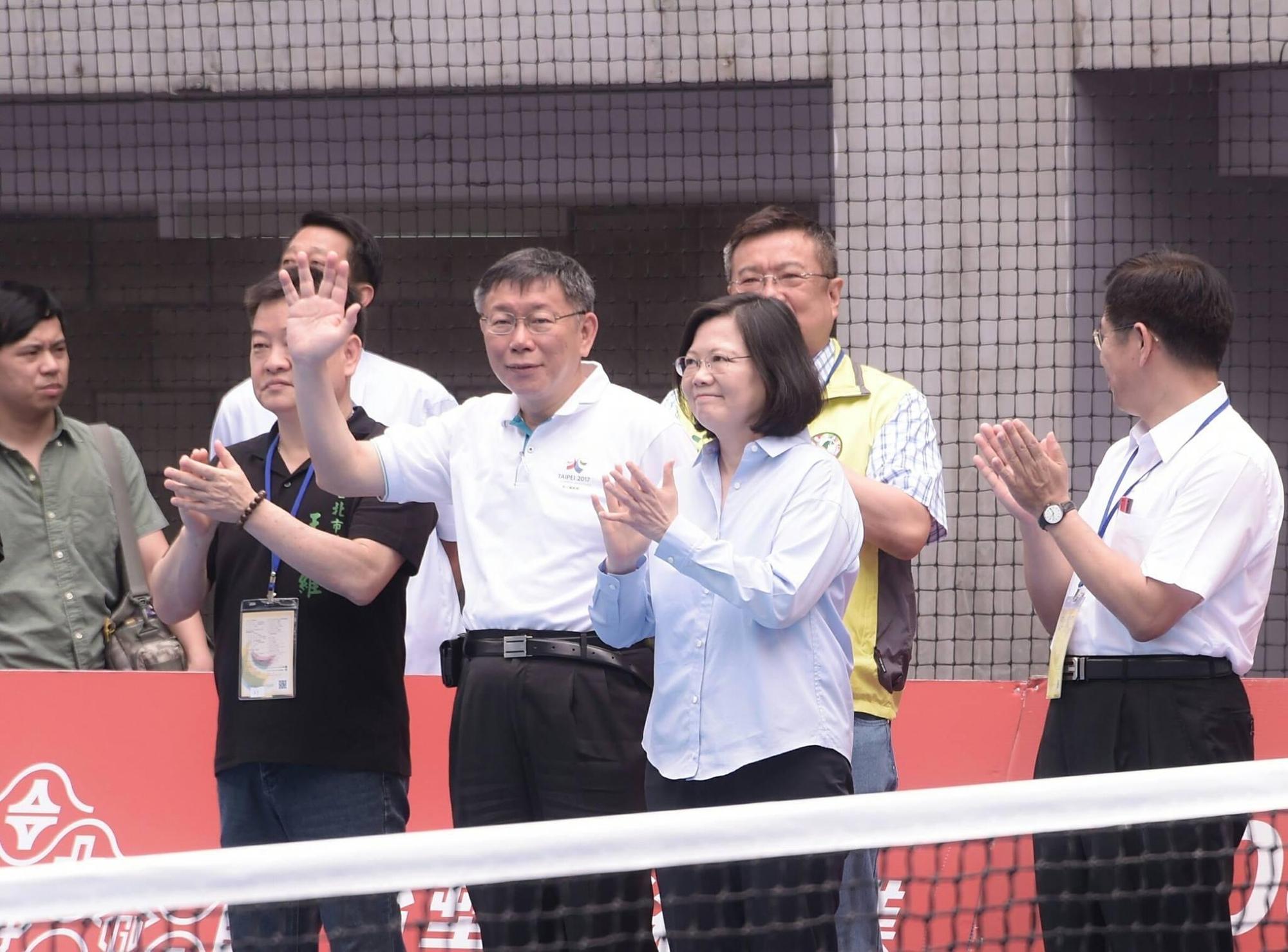 總統蔡英文親自致電台北市長柯文哲道賀連任。（取自柯文哲臉書）