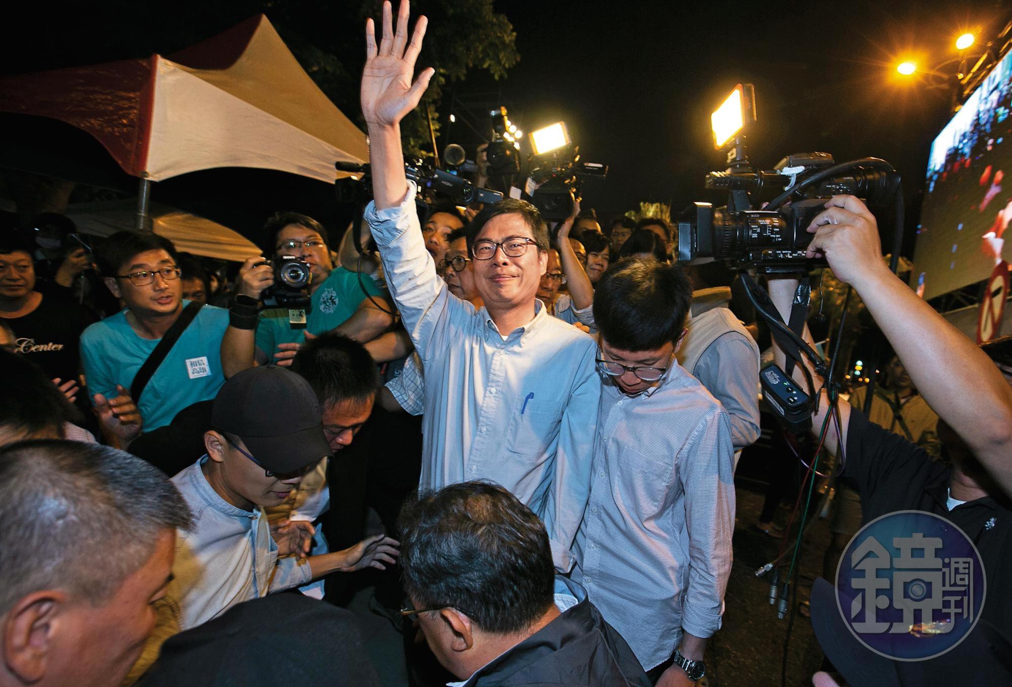 陳其邁在高雄市長選戰中落敗，未來政壇之路恐難更上一層樓。