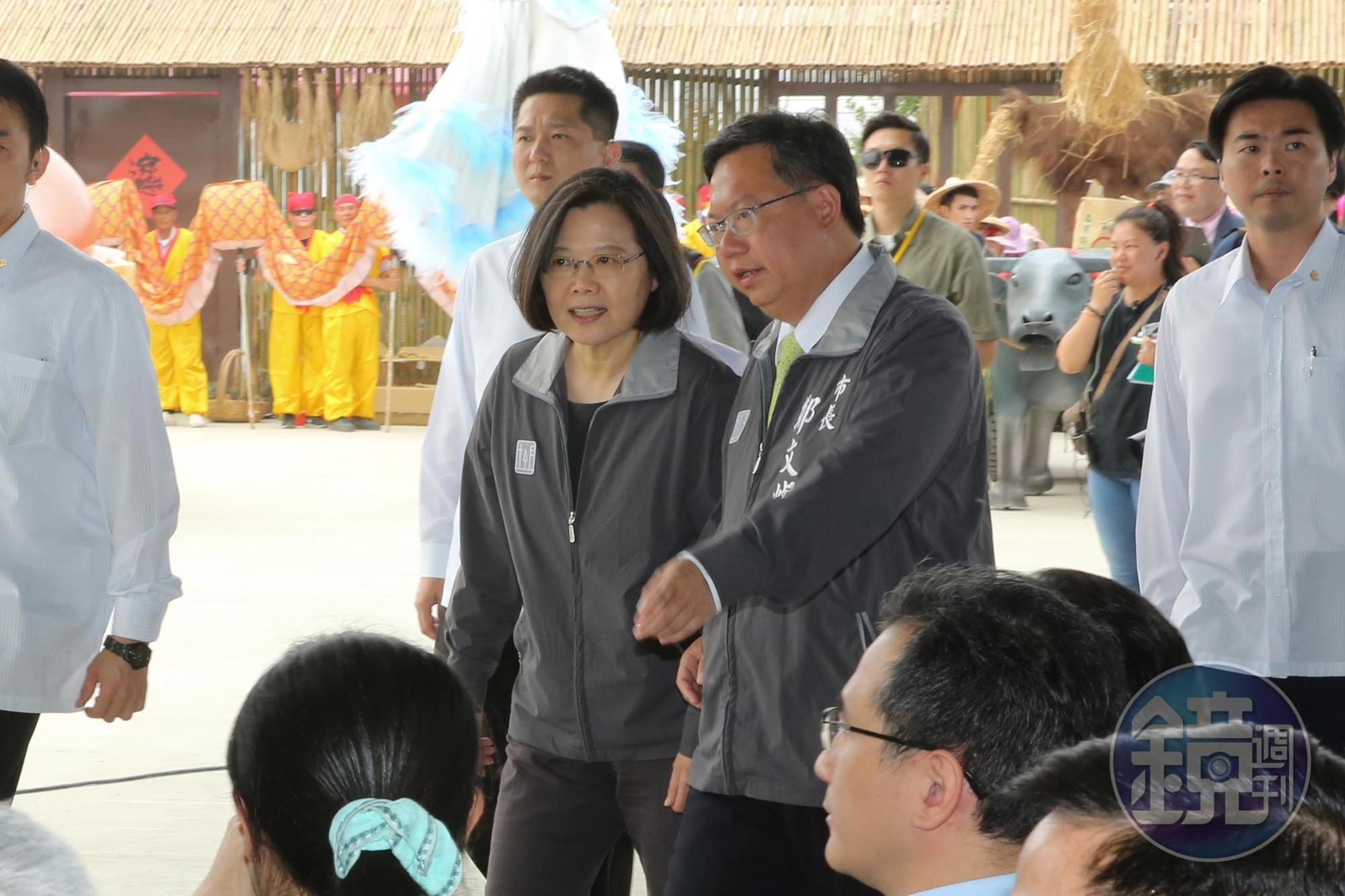 民進黨籍桃園市長鄭文燦婉拒蔡英文總統的提名接任代理黨主席，並建言不應只有黨改組，應該是府院黨全面改組，並聽取民意。