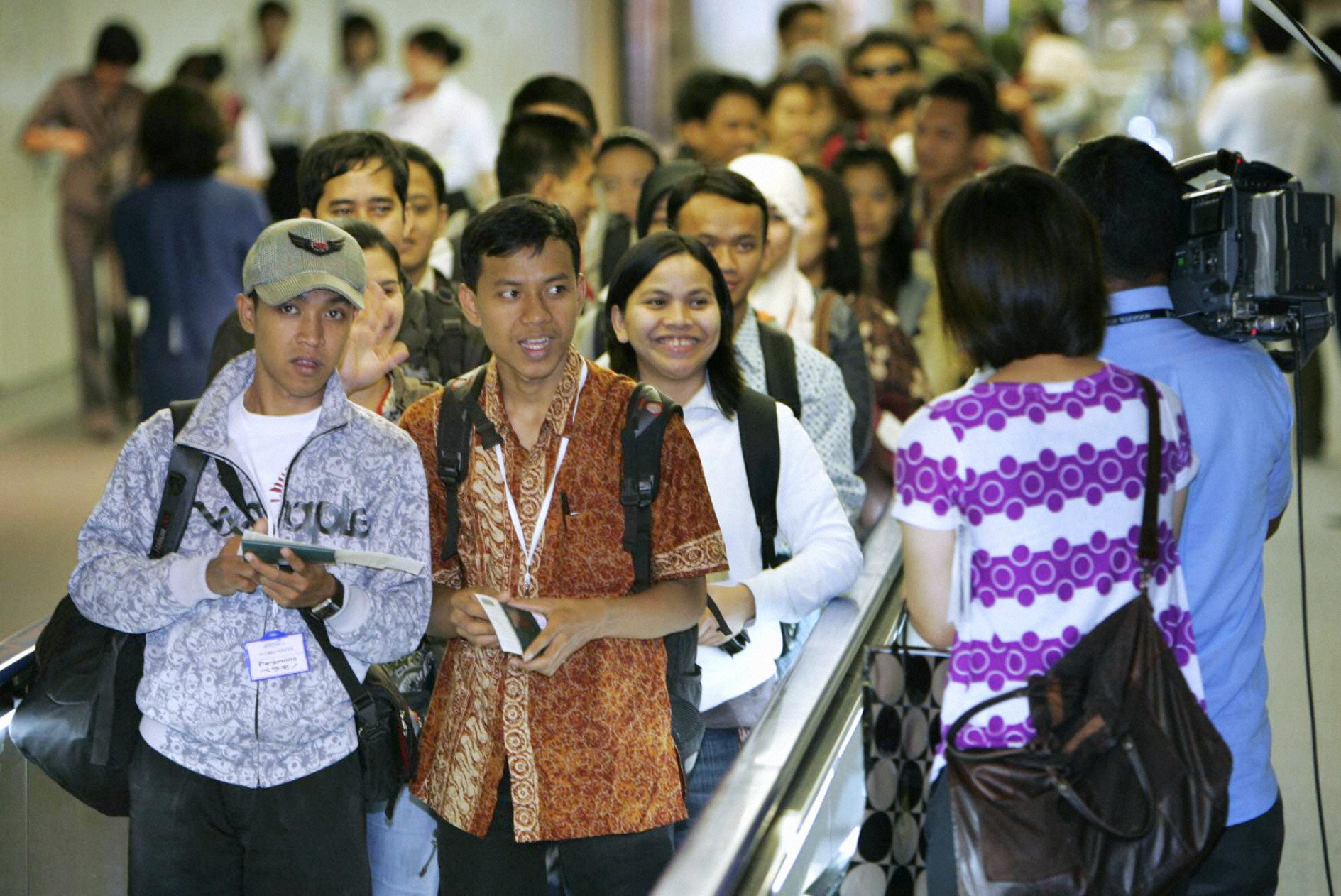 為緩解勞力短缺，日本於2008年首度開放外籍看護和護士到日本工作。（東方IC）