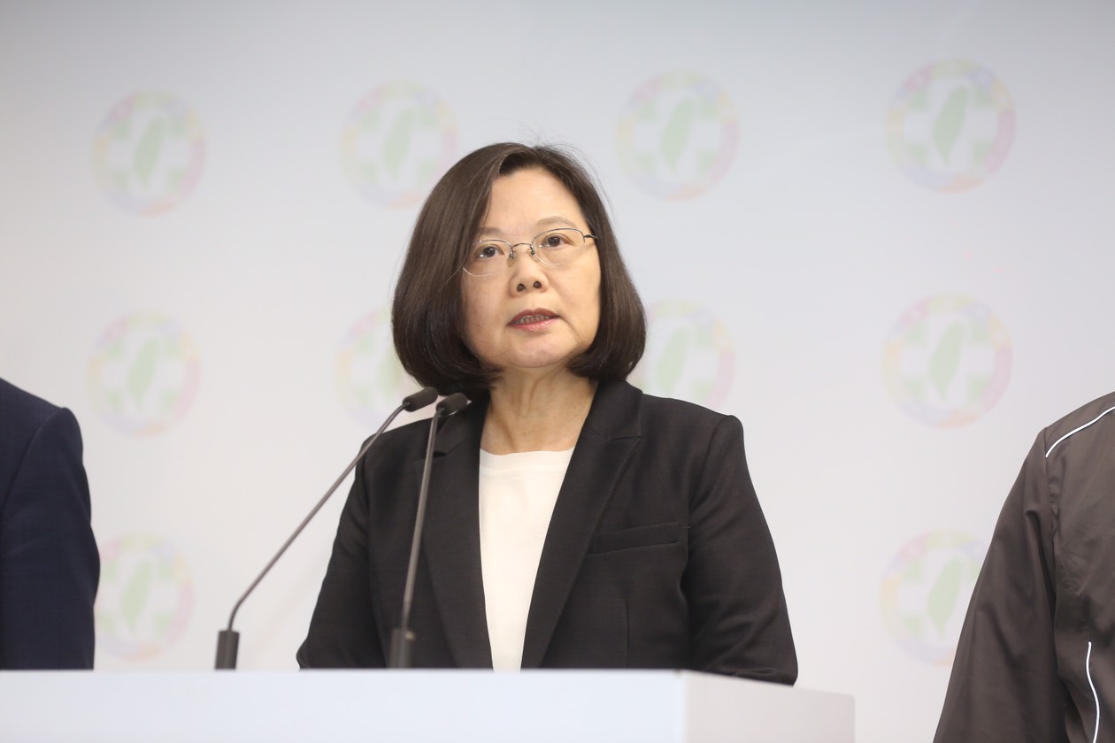 總統蔡英文在敗選後辭去民進黨主席職務，今啟動下鄉傾聽之旅。