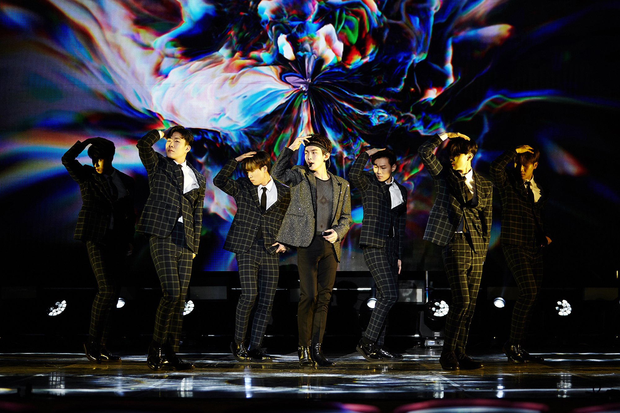 SHINee成員KEY出道十年終於發行個人專輯。(avex Taiwan提供)