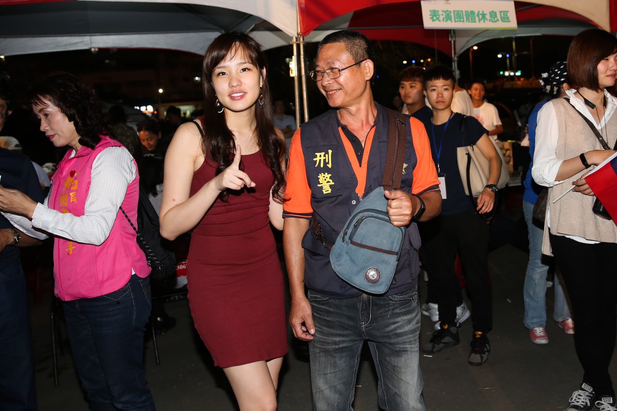 韓國瑜女兒韓冰（左）是這次韓國瑜競選獲勝的大功臣。