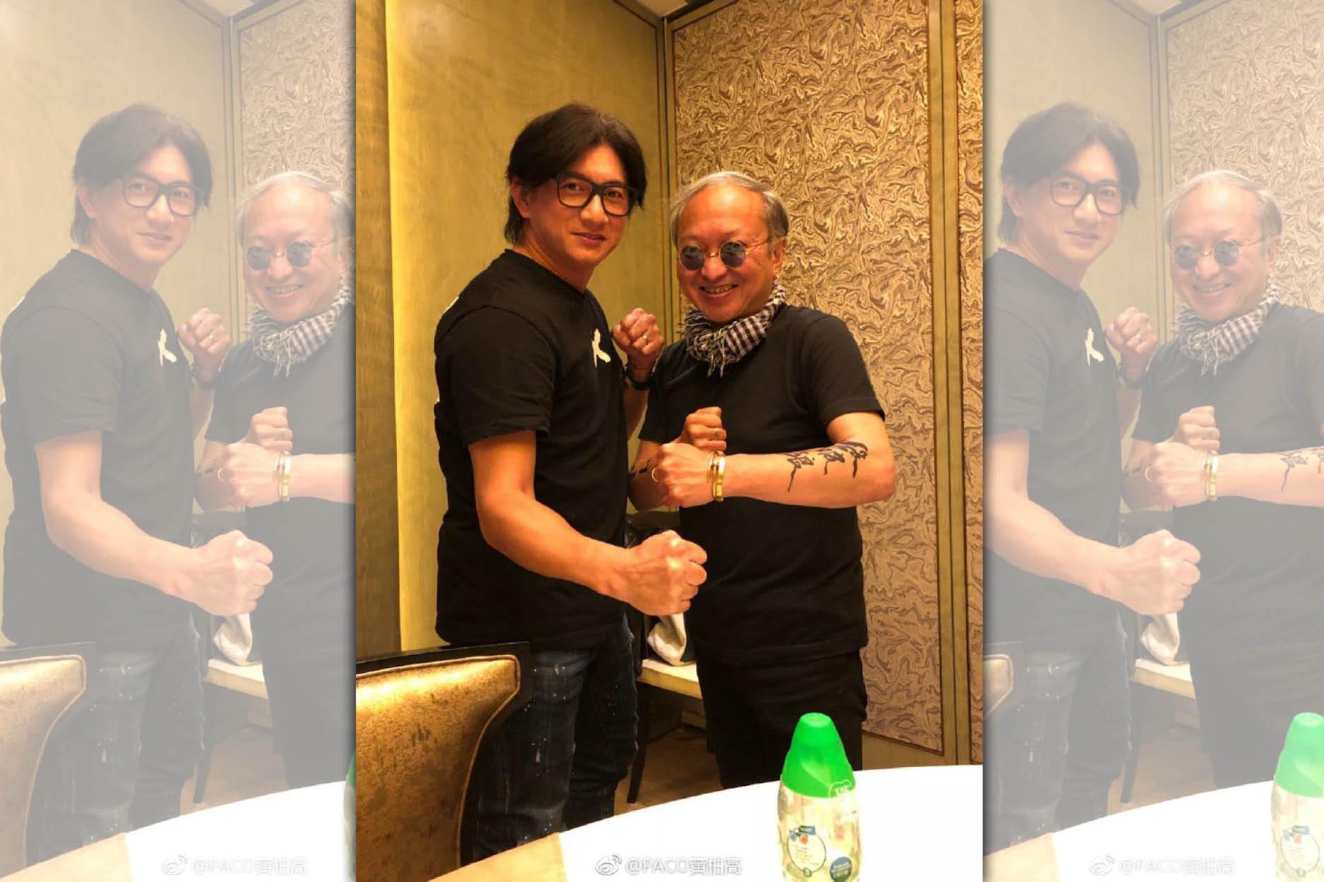 香港著名金牌經紀人黃柏高（右）昨在微博放上與吳奇隆（左）的合照，引發討論。（翻攝自黃柏高微博）