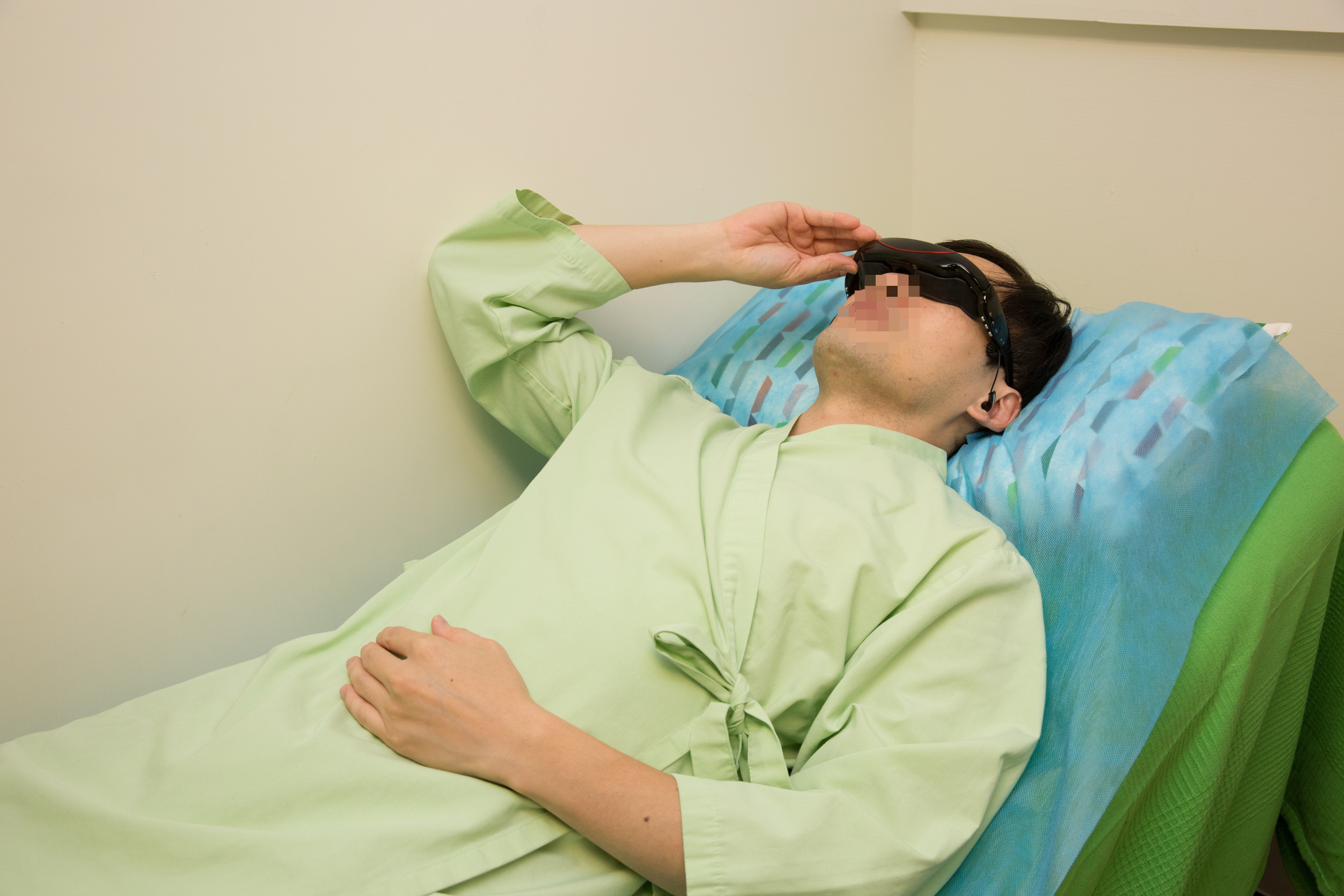 診療室裡備有A片，有性功能障礙的男性個案要透過DIY找出是不舉、遲射、早洩的問題及程度。