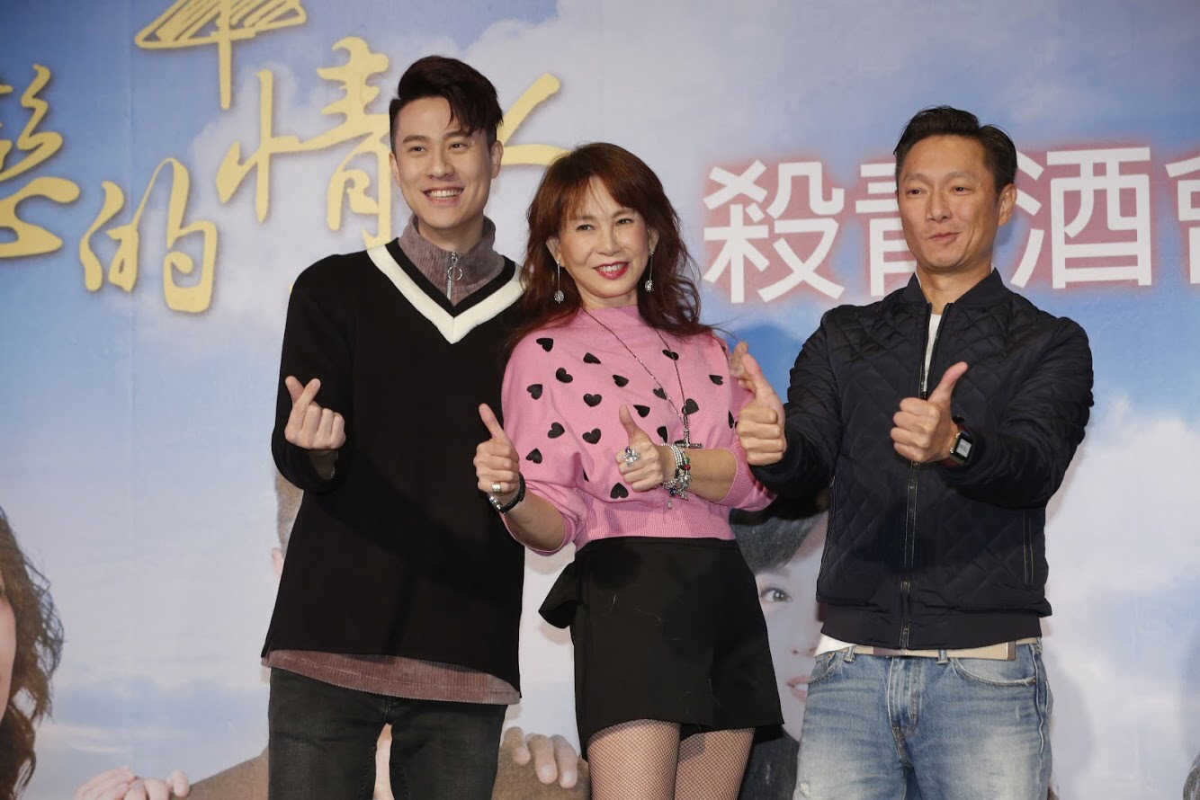 周丹薇（中）與劉書宏（左）戲裡是母子，好感情也延續到戲外。