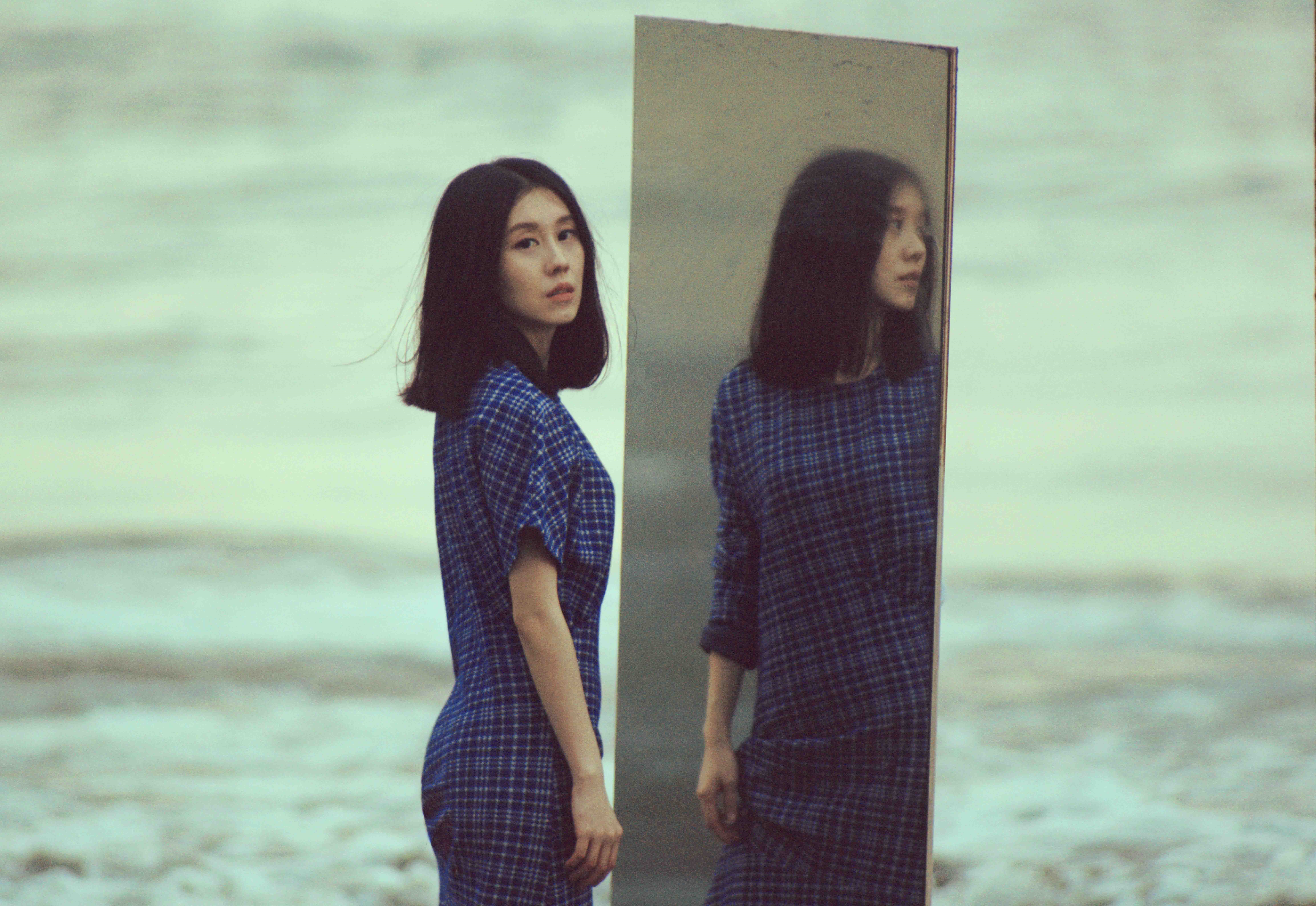 白安專輯請到國際級攝影師操刀，罕見地用膠卷相機拍攝。（相信音樂提供）