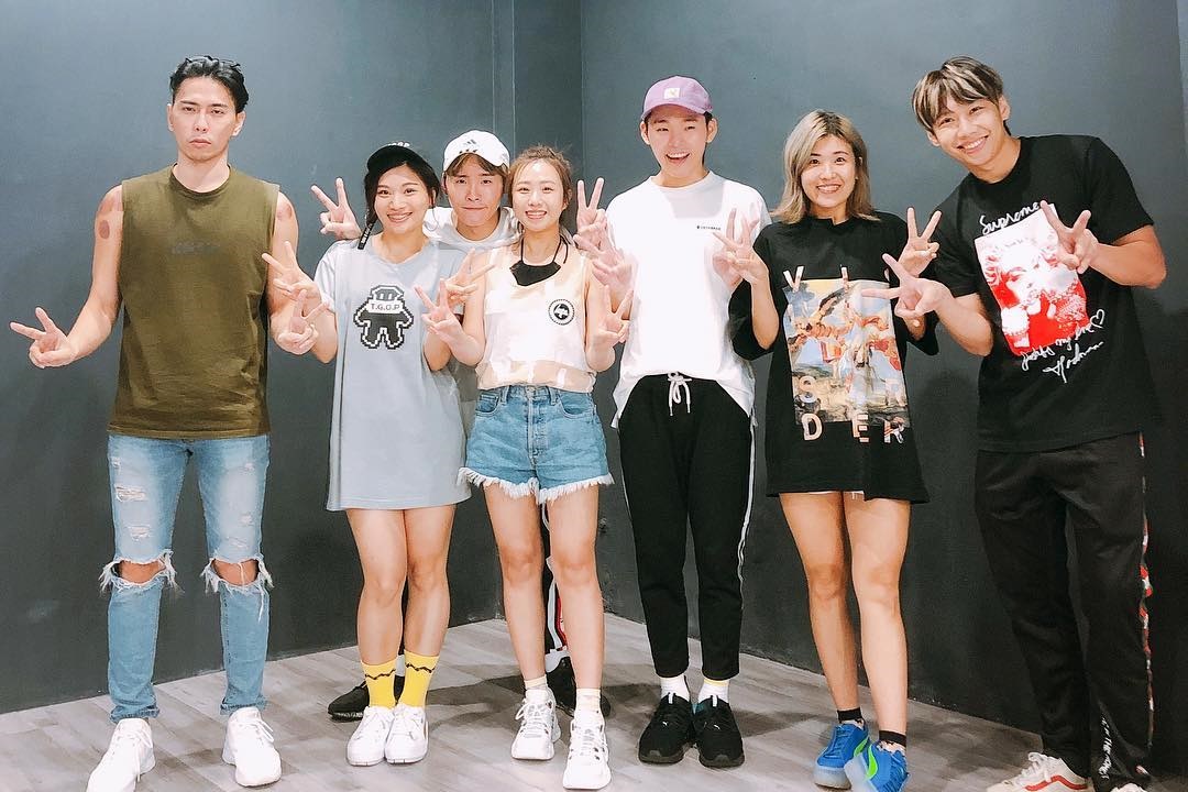 茵聲在IG解開粉絲疑惑，表示這群人在，鄭茵聲就在。（翻攝自鄭茵聲Instagram）