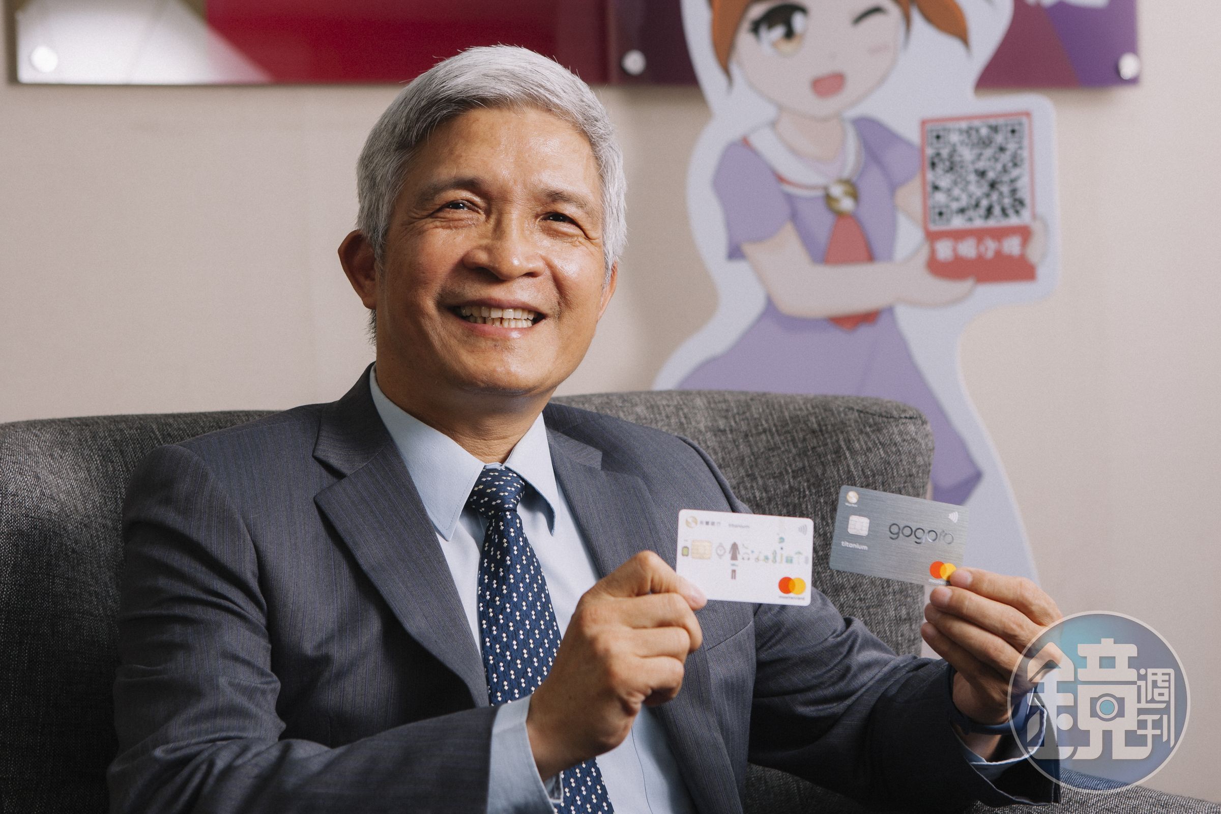 兆豐銀行信用卡處處長林中象力推「e秒刷鈦金卡」、「Gogoro聯名卡」優惠利多，籲民眾早辦早享受。