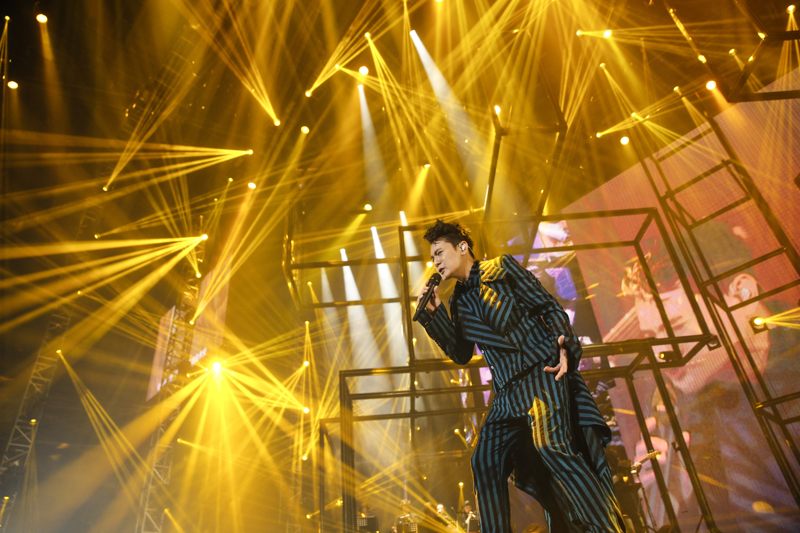 張信哲宣布明年重返台北小巨蛋開唱，要將《未來式》演唱會打造成旗艦型規格。（潮水音樂提供）