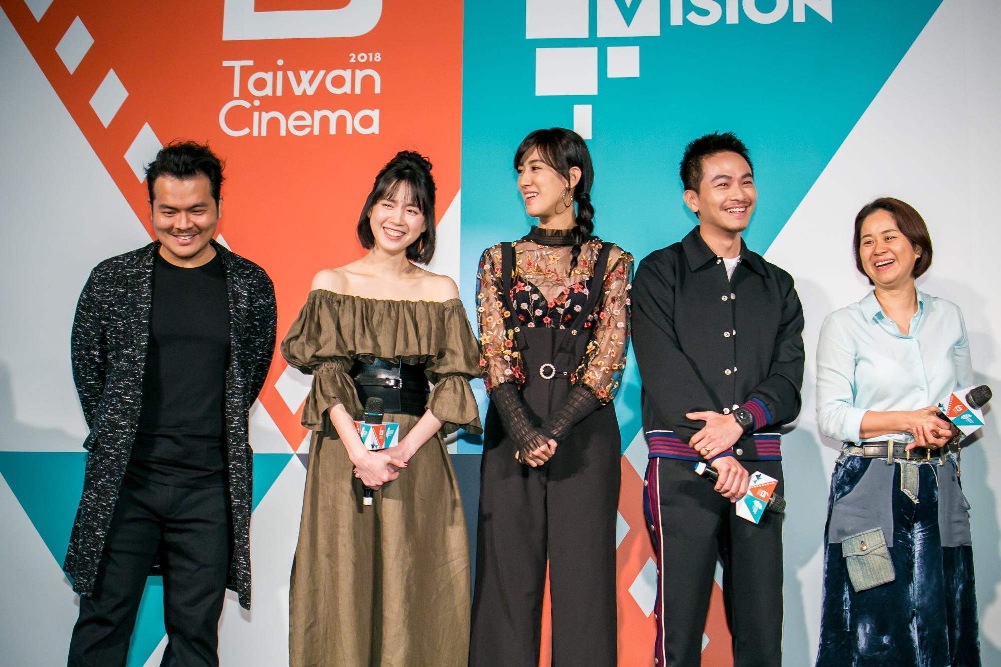 導演林立書領軍帶著菜鳥律師們鍾承翰、楊銘威、陳怡嘉、程予希和黃浩詠皆受邀參加「2018年新加坡亞洲電視論壇。(群之噰)