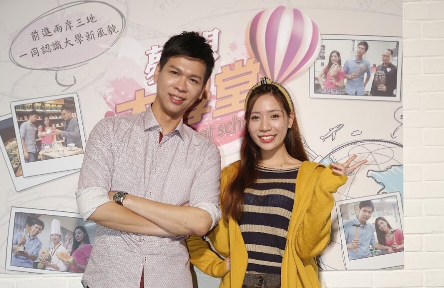 張以仁（左）與郭安妮前進校園，想了解現在大學生都在做什麼。