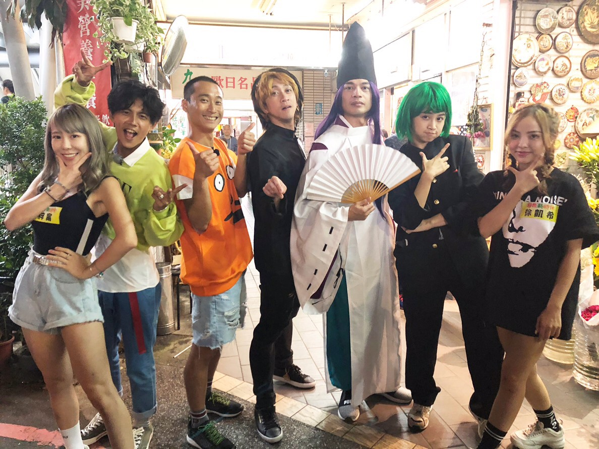 民視《綜藝新時代》本集來賓為阿ken（右三）與陳漢典（中）。（民視提供）