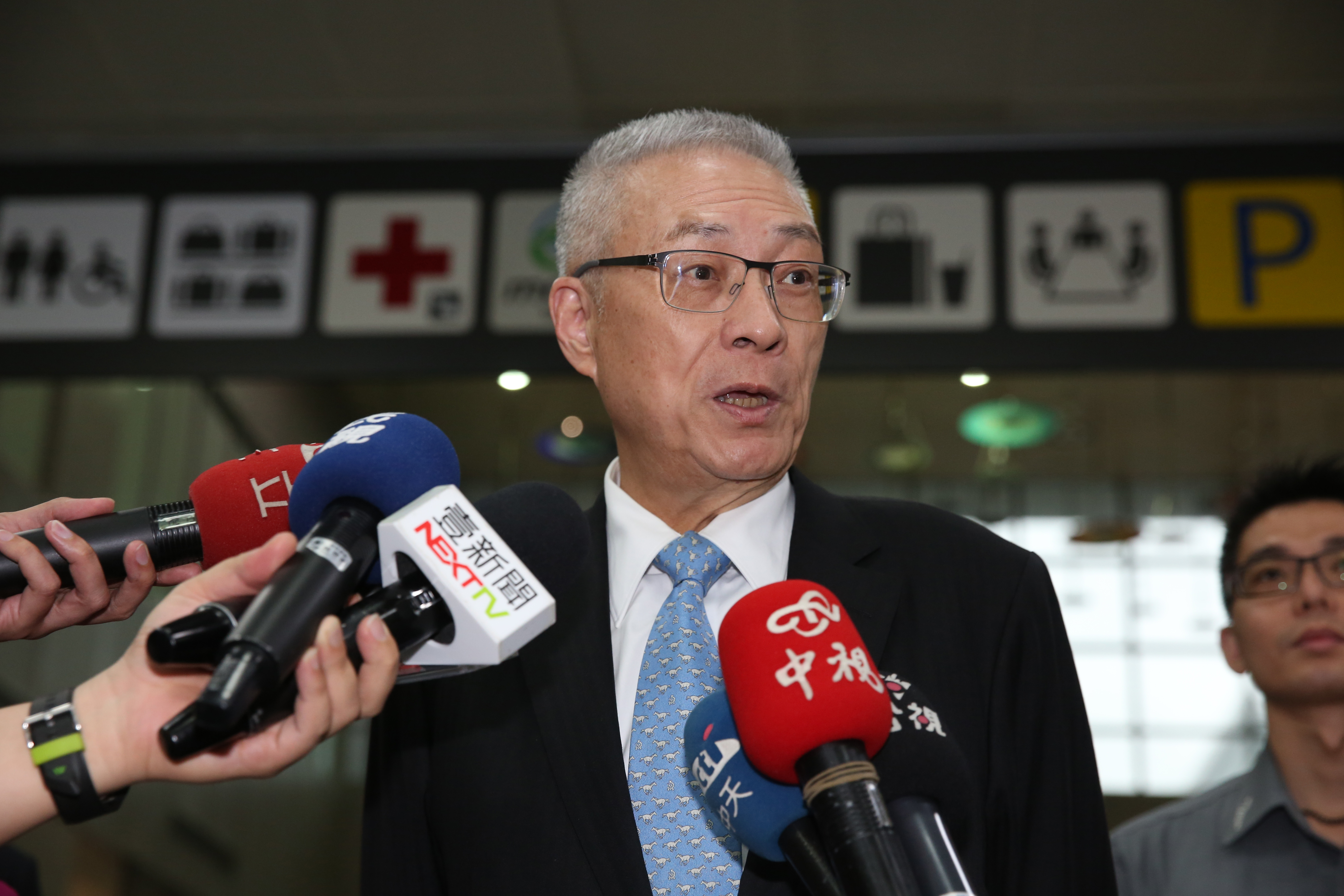 國民黨主席吳敦義解釋九二共識的一中各表，就是「你表你的，我表我的」，但不能在陸方前面講。