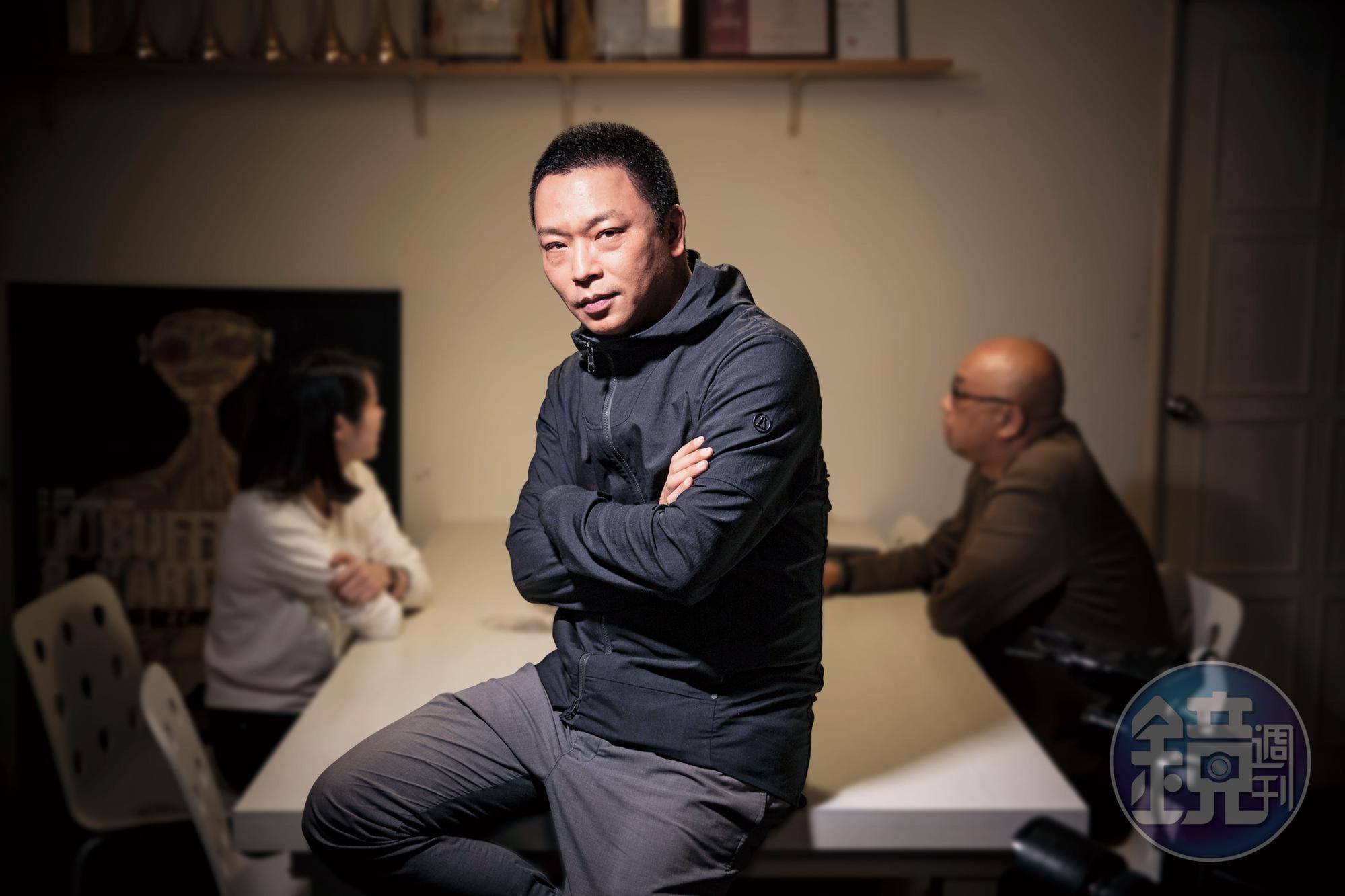 沈可尚新片《幸福定格》歷時7年完成，原本是想紀錄華人的婚紗文化，但結了婚發現自己對婚姻的想像完全不一樣，而改了創作的方向，探討婚姻的本質。