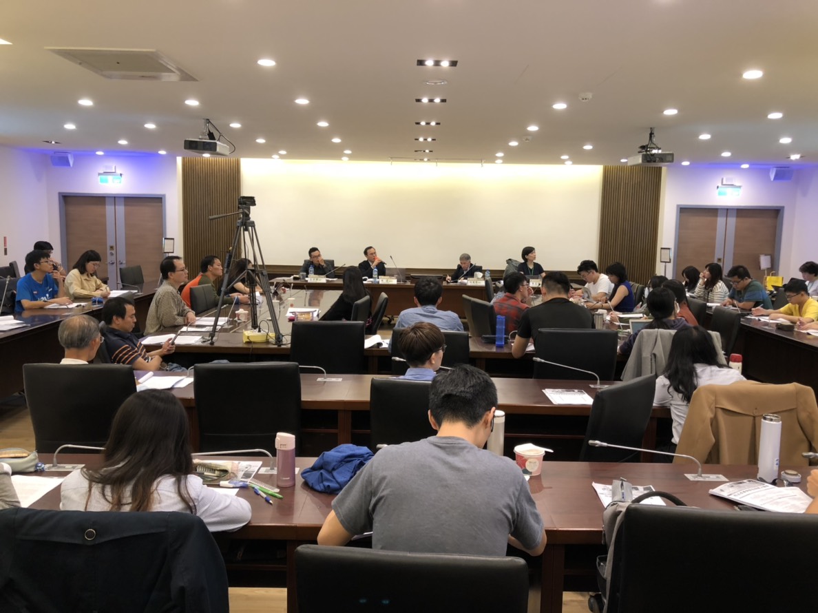 台灣法學會今天舉辦「司法改革與訴訟制度之變革」研討會，討論議題廣泛。