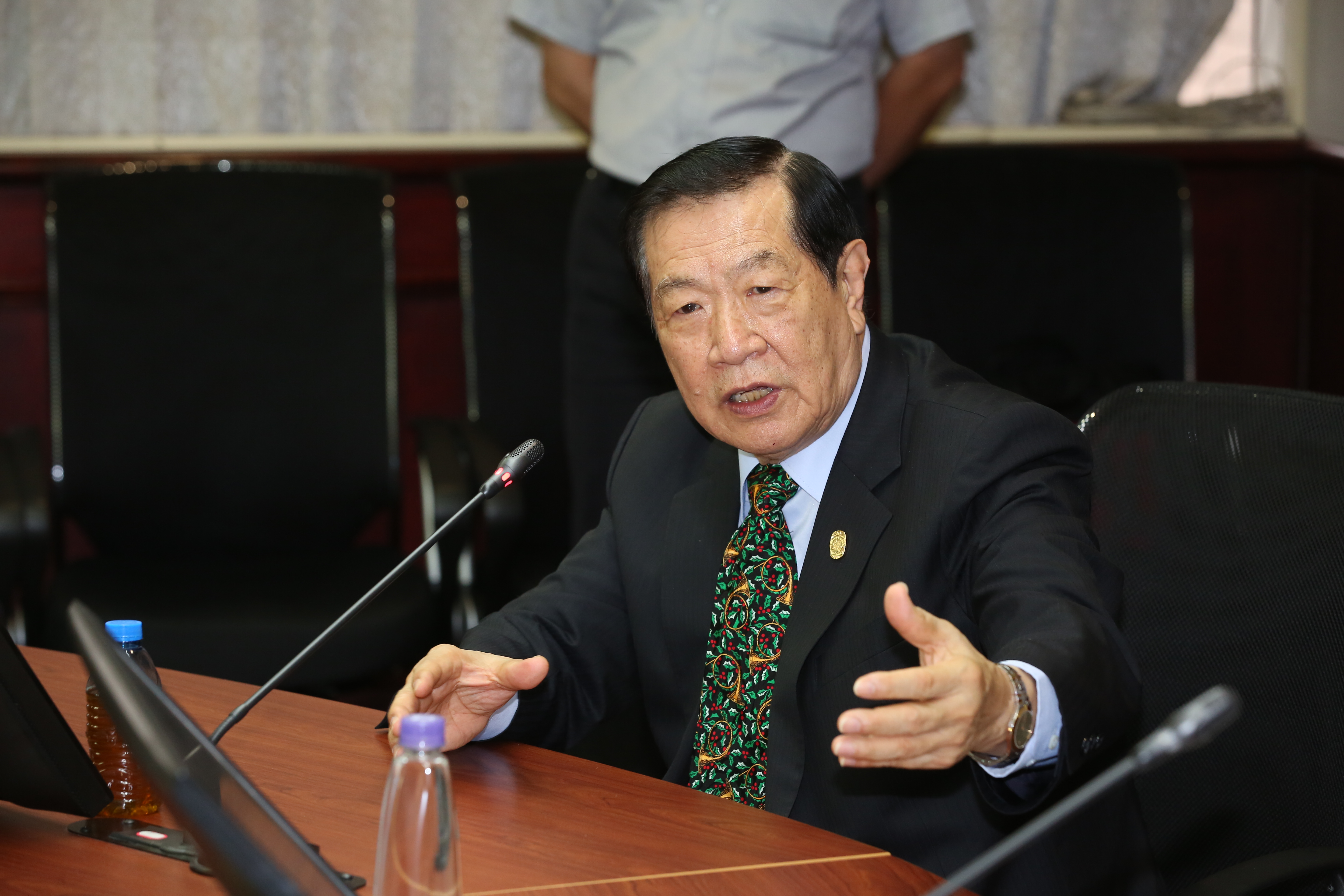 旅美刑事鑑識專家李昌鈺於12月1日與舊識蔣霞萍完婚。