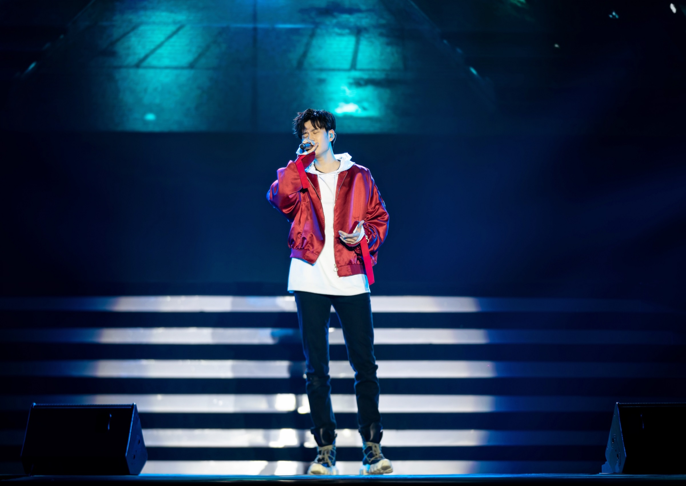 周興哲受邀赴西安擔任「2018英雄聯盟音樂節暨頒獎之夜」表演嘉賓。（英雄聯盟官方提供）