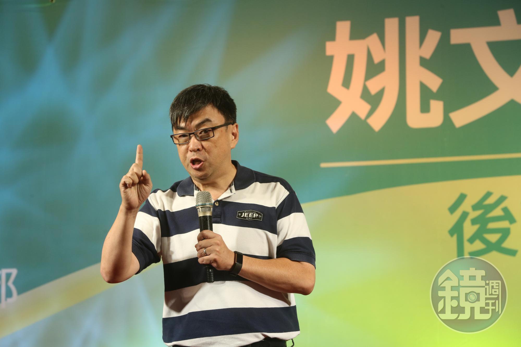 民進黨立委段宜康受訪表示,人事更迭跟敗選檢討是二回事。