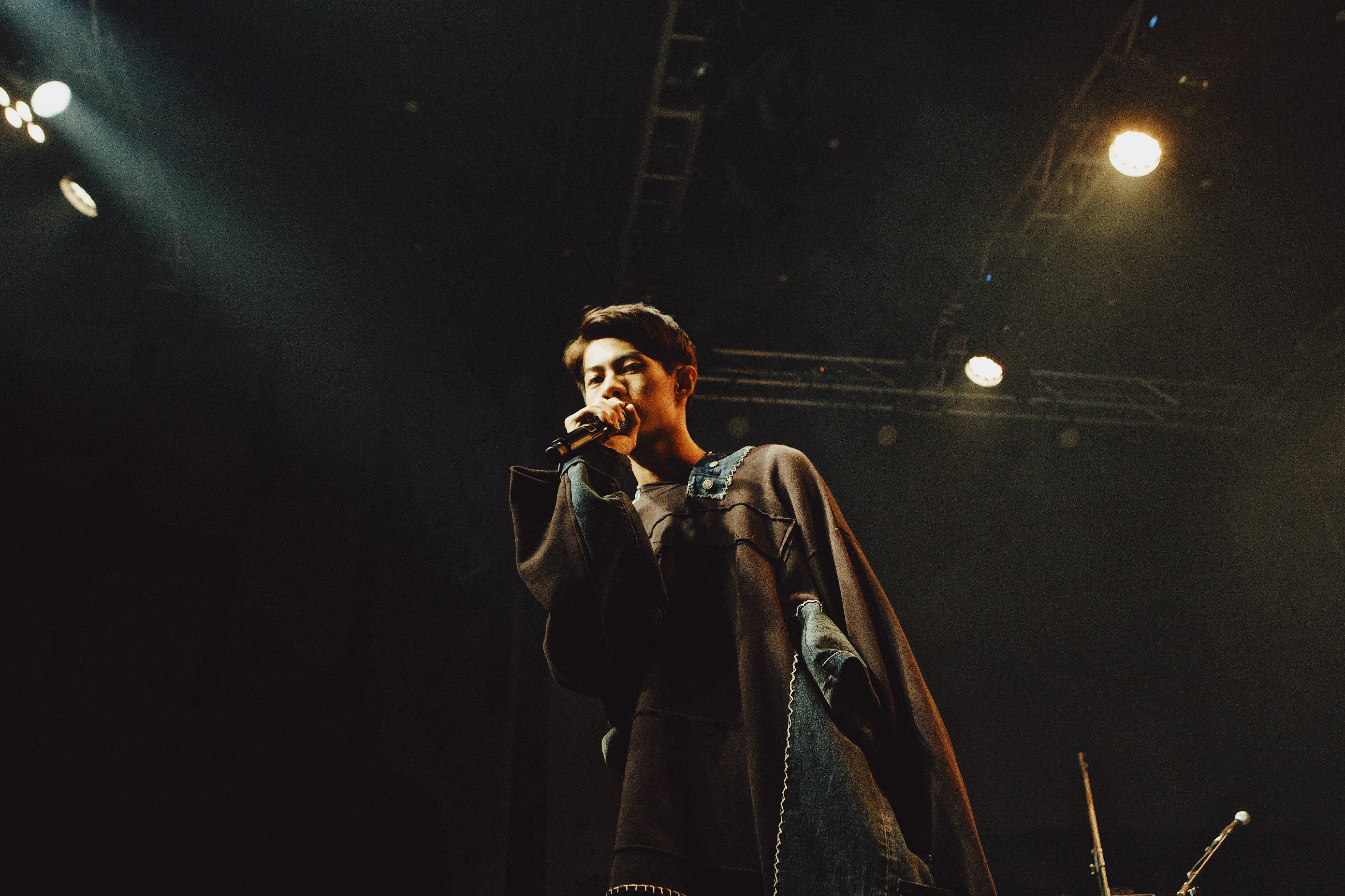 人氣超夯的莫宰羊一連演唱〈未接來電〉〈魚〉,還準備〈水〉當彩蛋。(龍虎門提供)