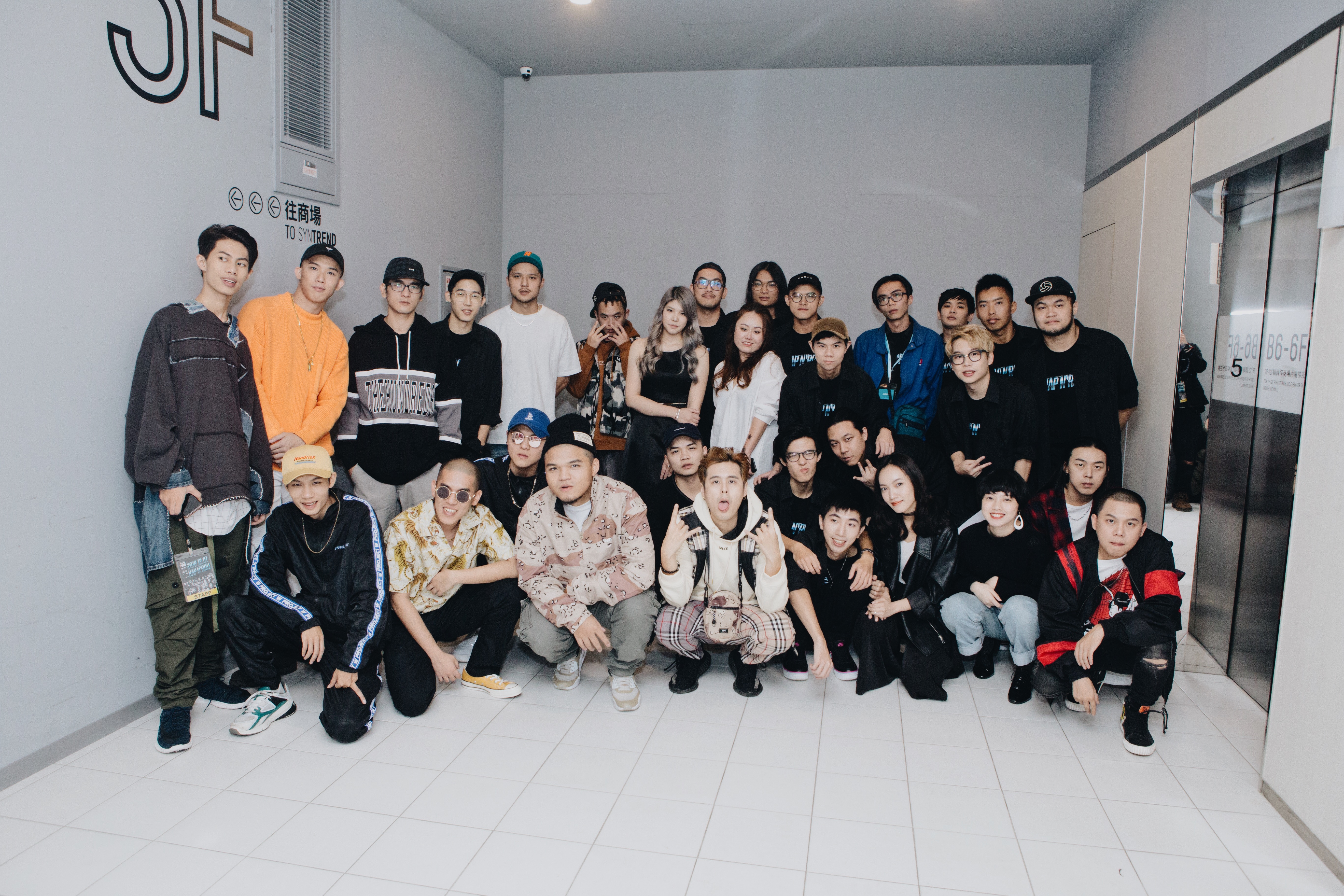 嘻哈品牌「龍虎門」集結SOWUT、Dudu King、莫宰羊、大衛.蕭、三小湯及小人、厭世少年Angry Youth與問題總部2組樂團樂手，舉辦《龍虎門 Presents：RAP N’ ROLL》演唱會。（龍虎門提供）