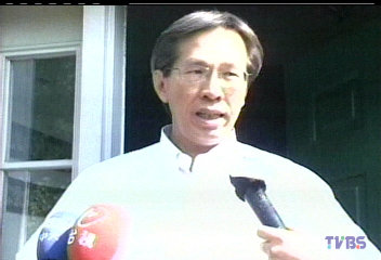 黃博健的債務人遍及海內外，甚至連遭法務部通緝25年的前扁家帳房黃芳彥（圖）都在列。（翻攝自TVBS）