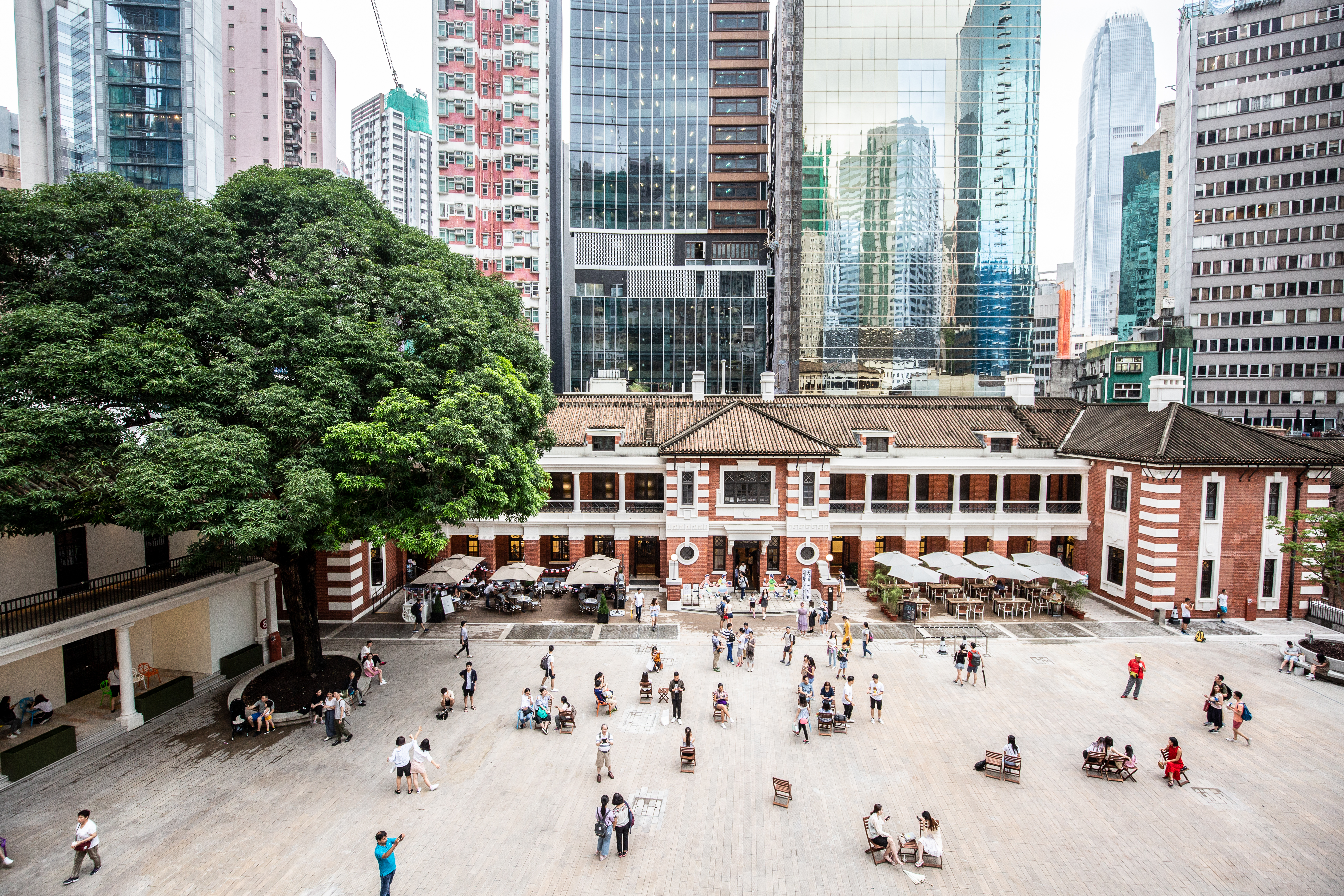 「大館」是港島中區警察署建築群的簡稱，由前中區警察署、中央裁判司署及域多利監獄等建築組成。 