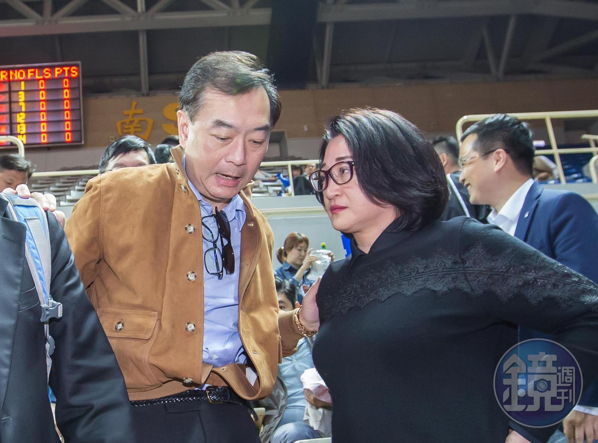 裕隆集團執行長嚴凱泰(左)因病辭世,夫人嚴陳莉蓮(右)以裕隆執名義發出公開信,希望全體裕隆人一起完成嚴凱泰未完成的使命。