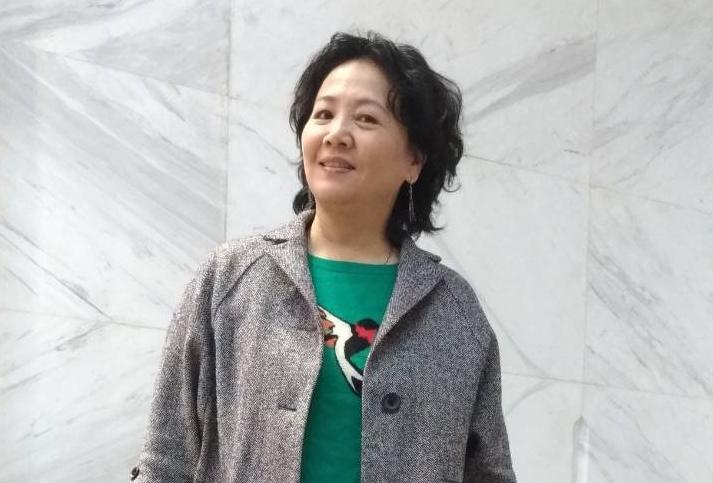 在《八號公園》裡頭,王琄飾演一個家庭、事業兩頭燒的中年婦女。(公視提供)