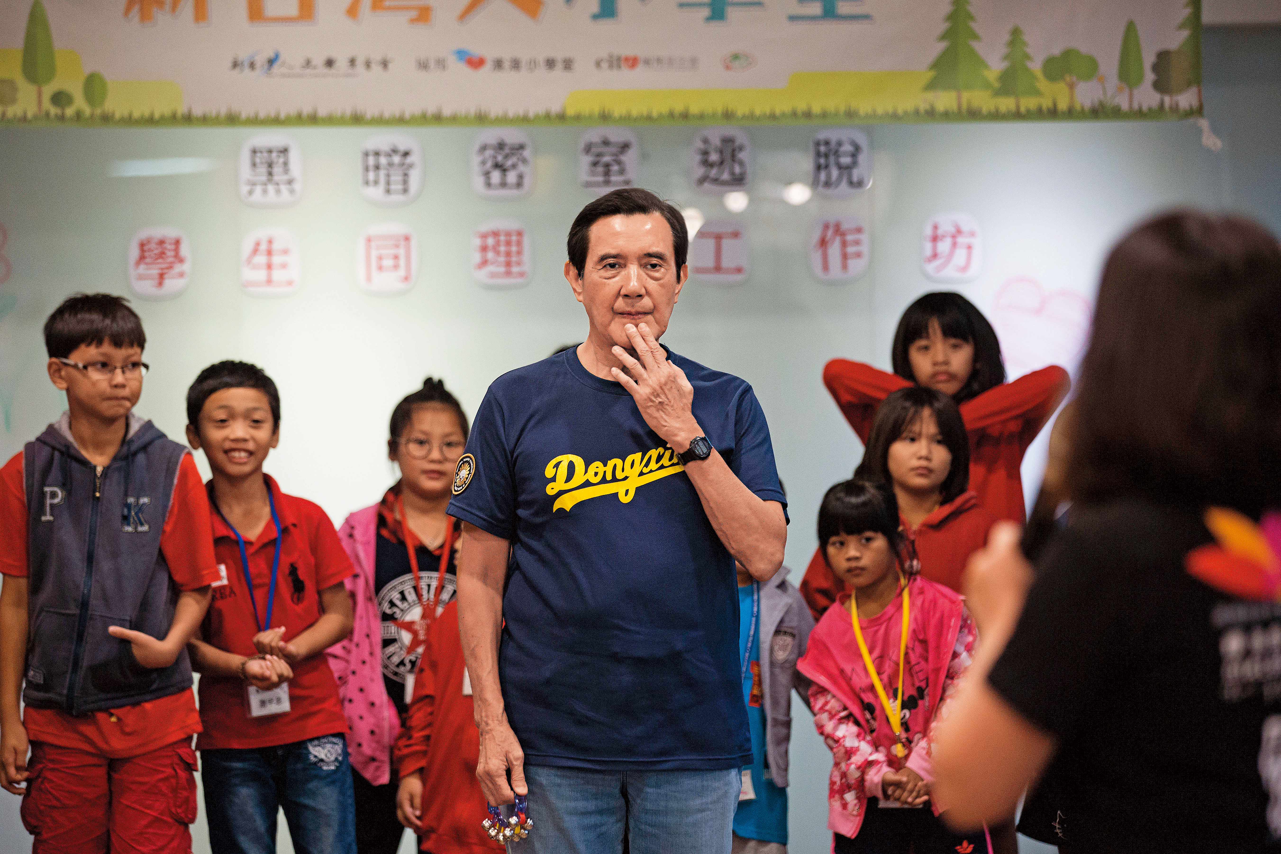 國民黨九合一選舉大勝,馬英九全台跑透透輔選,人氣逐漸由黑翻紅。