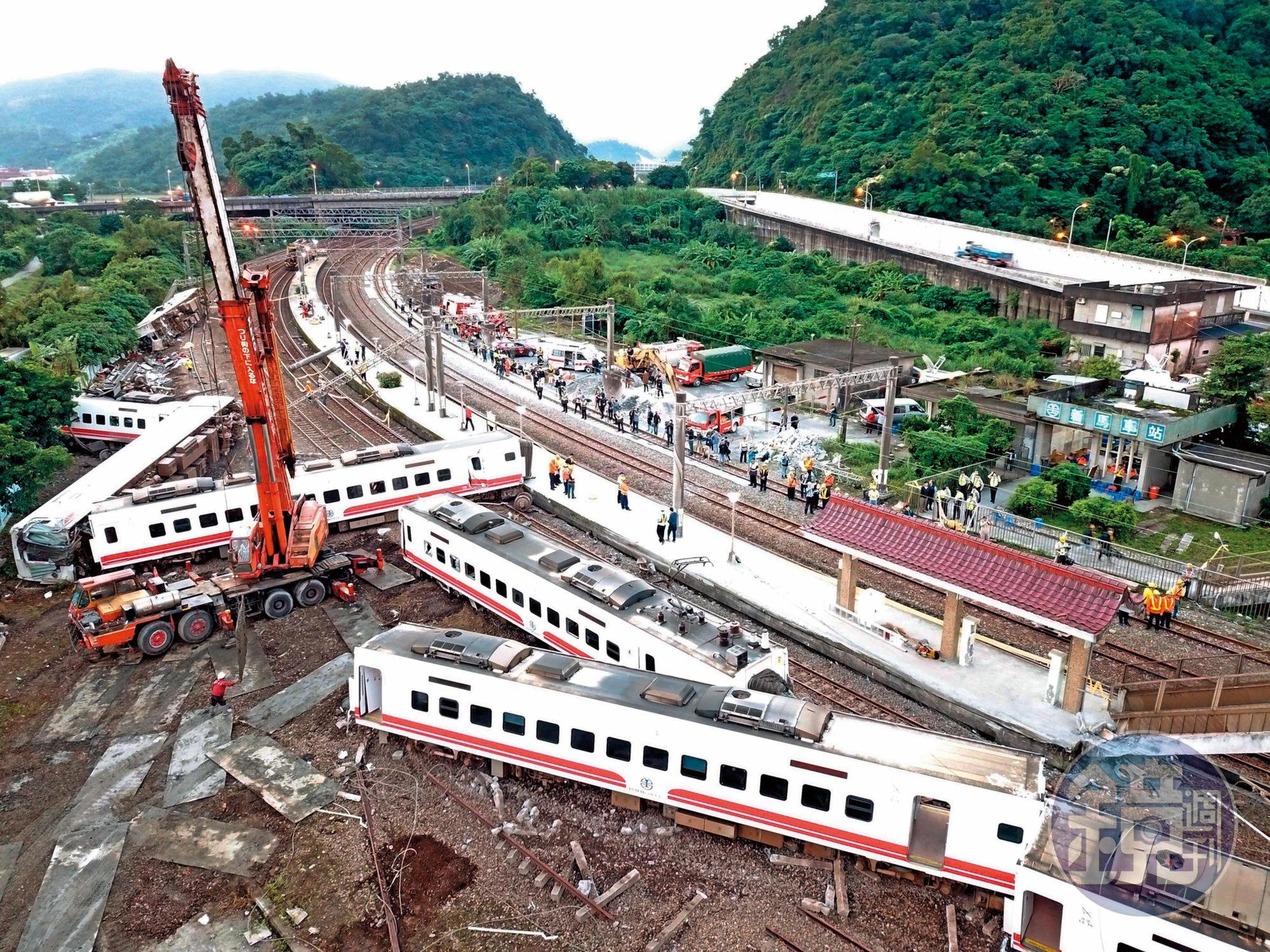 10月21日台鐵普悠瑪翻車意外調查報告出爐，竟將大部分責任全推給駕駛員，引起罹難者家屬不滿。