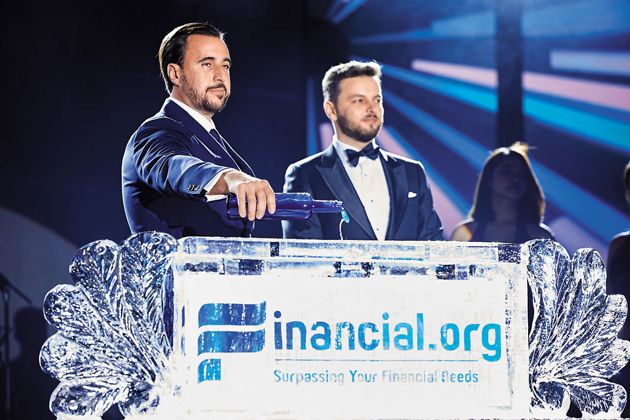 Financial.org創辦人Arnaud Georges（左）曾多次來台參與活動。（翻攝自Financial.org網站）