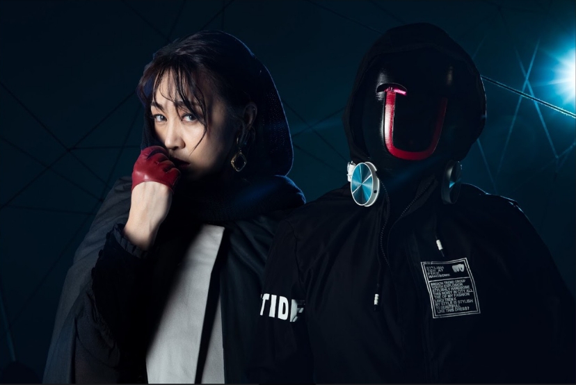 亦帆新歌找來面具人DJ-U.G.合作，拍MV時只見對方都戴著面具，完全見不到本尊面孔。（秩立娛樂工作室提供）