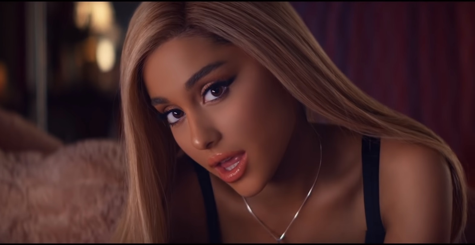 亞莉安娜關於前男友的新單曲〈thank u, next〉,成為最快達到1億次點閱的MV。(翻攝自Youtube)
