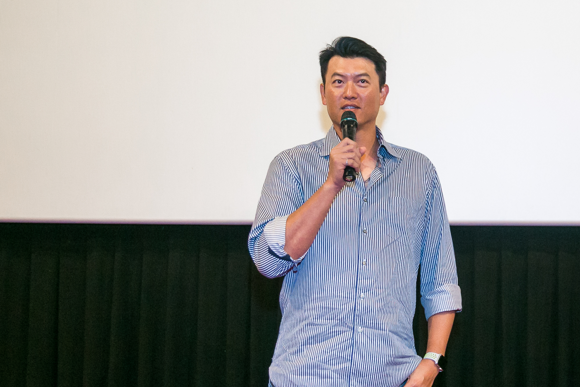 談到家人，王建民眼眶泛紅，回話還有些停頓。（牽猴子提供）