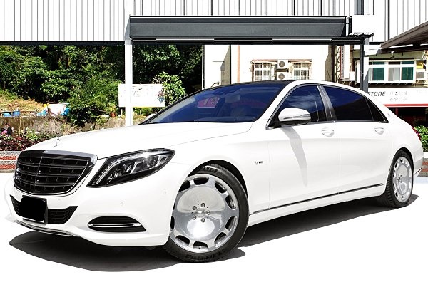 黃男的愛車MERCEDES-MAYBACH  S600已脫產，目前現身在中古市場。（翻攝畫面）