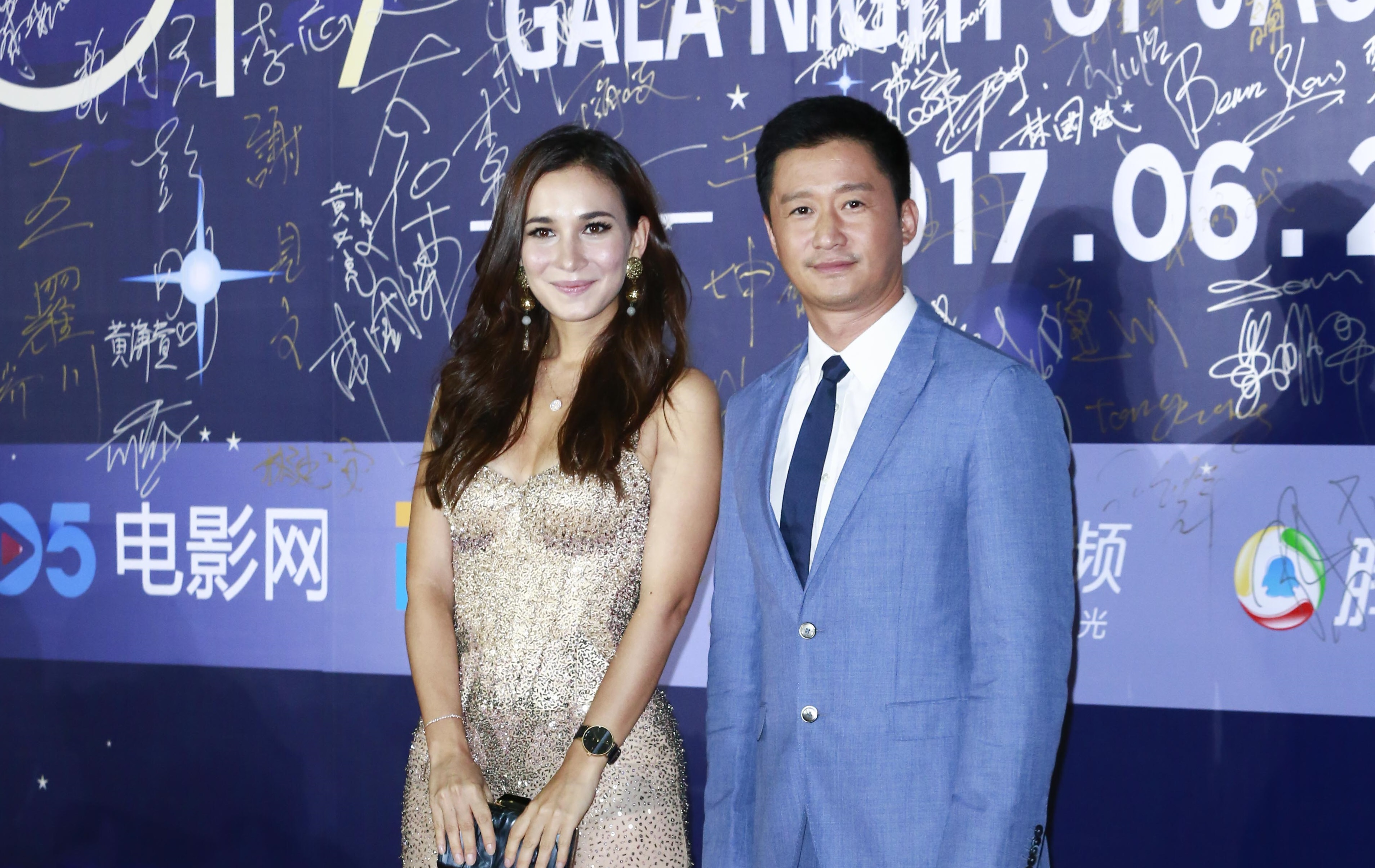 《戰狼2》導演兼男主角吳京(右)被傳出需追繳超過人民幣2億元的稅金。