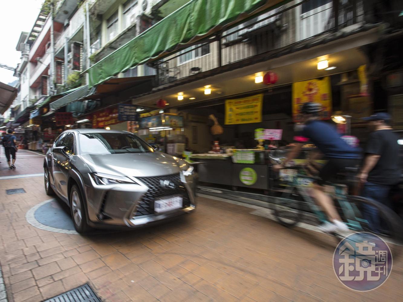 LEXUS UX 200菁英版