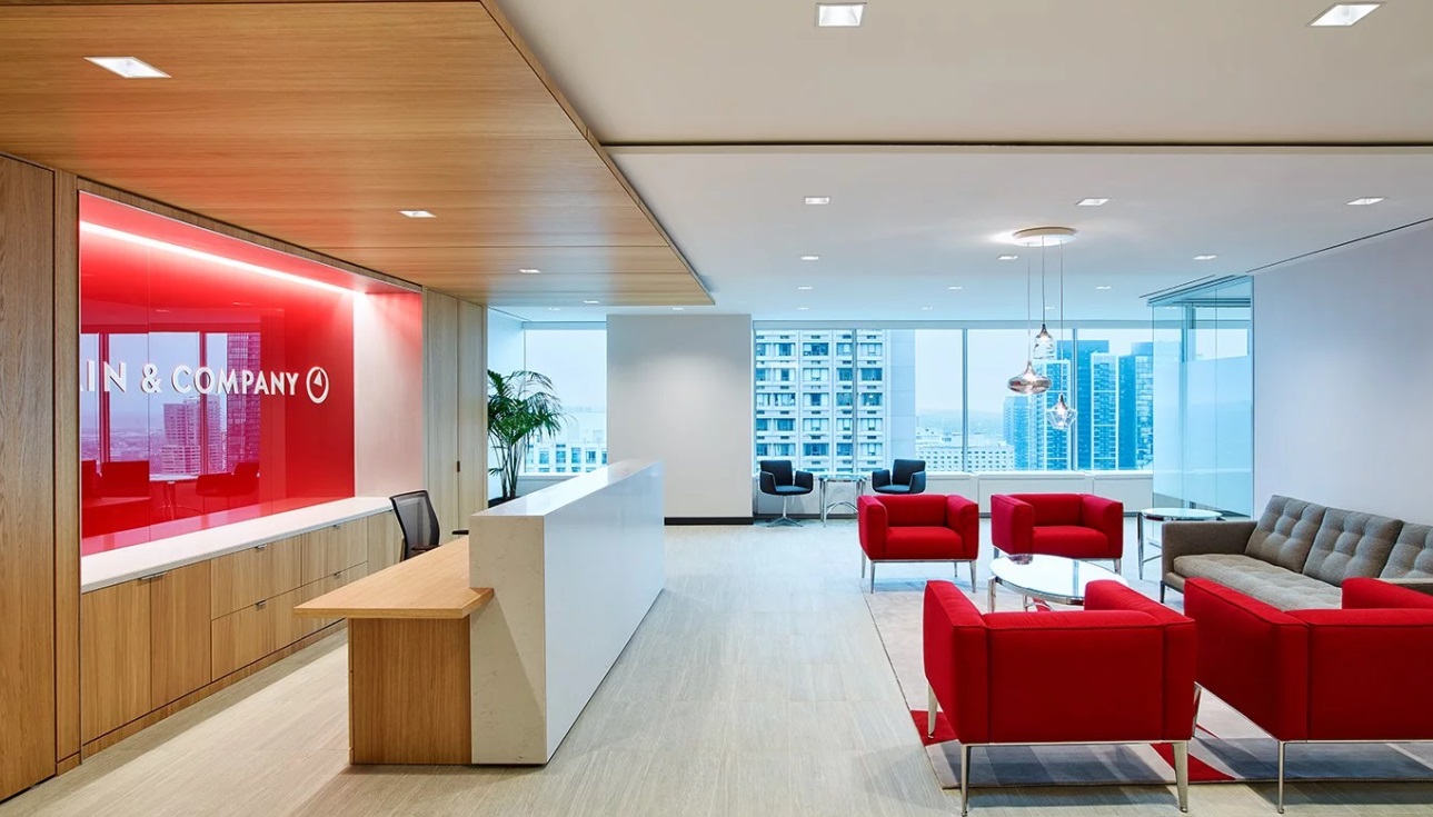 貝恩管理諮詢公司勇奪2019年全美最佳工作場所首位，圖為位於多倫多的辦公室。（翻攝自BAIN & COMPANY官網）