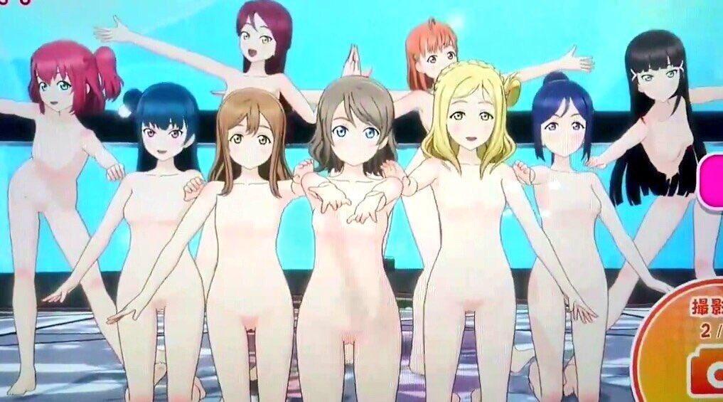 《LoveLive! 學園偶像祭》大型機台推新版卻嚴重出包，團員均以膚色上陣。（翻攝自7Z1skIWtjpBwPnR@twitter）