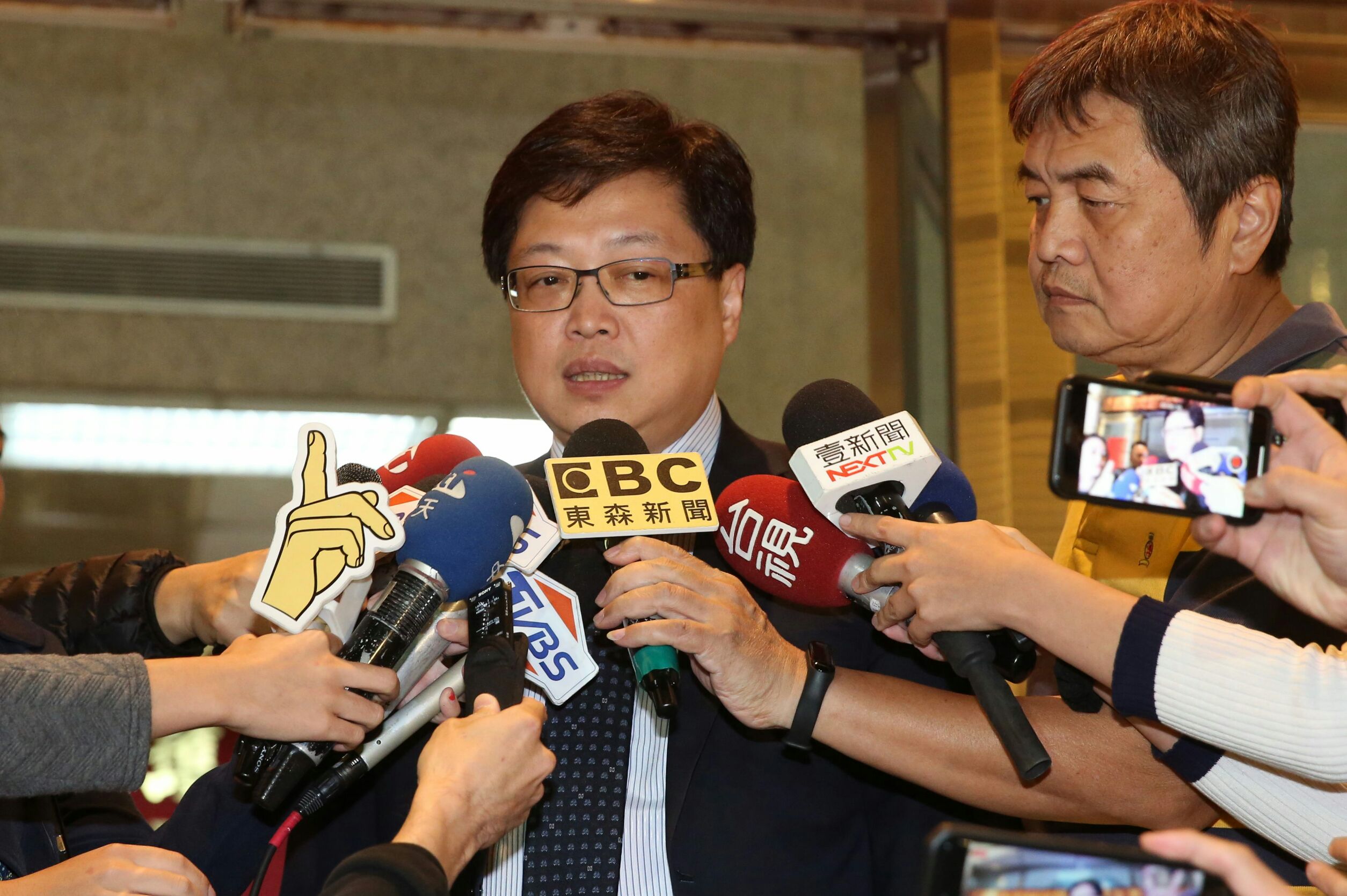 鈕承澤委任律師胡原龍對案件細節未予透露，僅表示鈕承澤會勇敢面對。