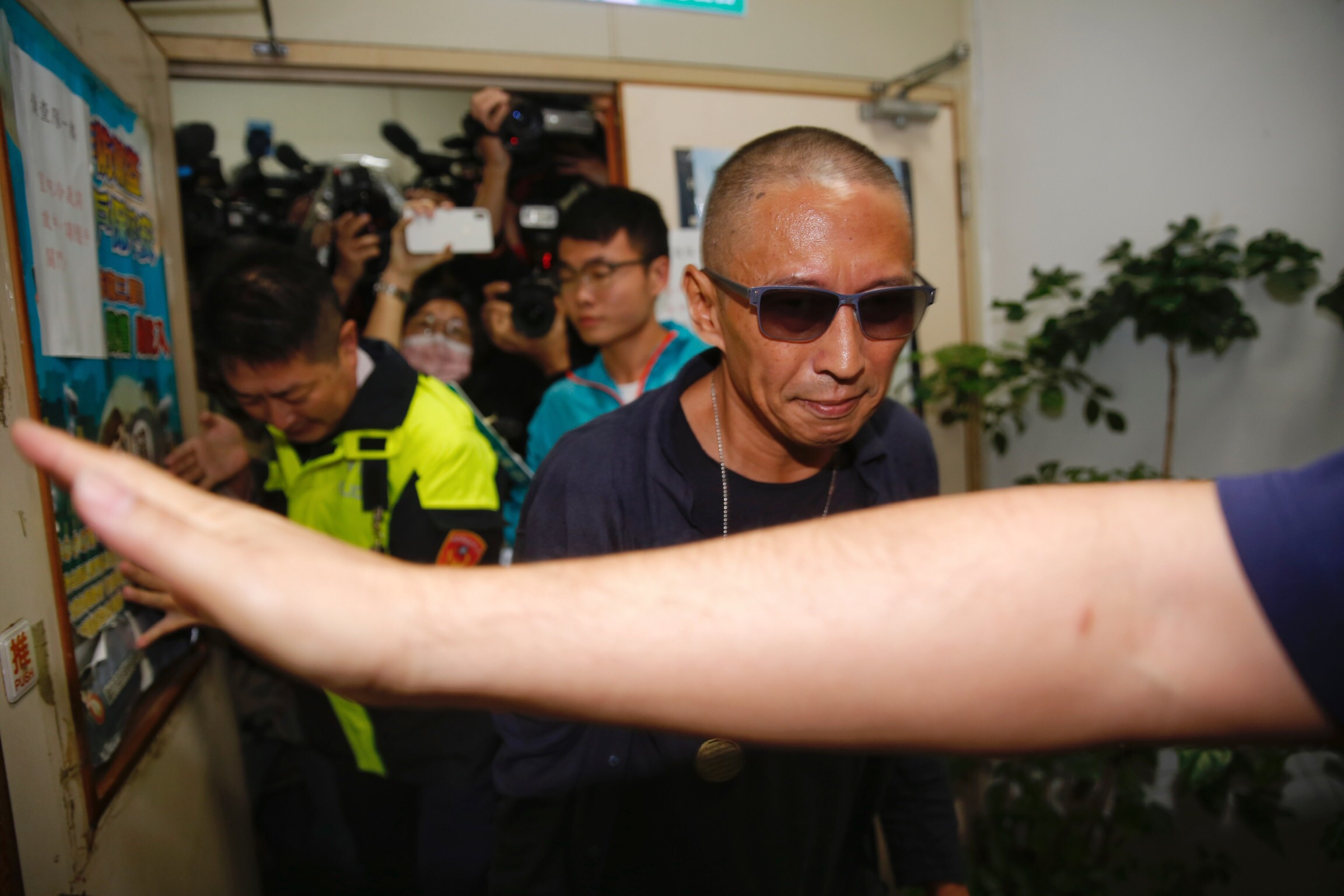 台北地檢署今（7）早開出傳票，要求鈕承澤下午4點到案說明，但鈕承澤以身體不適請假不出庭。